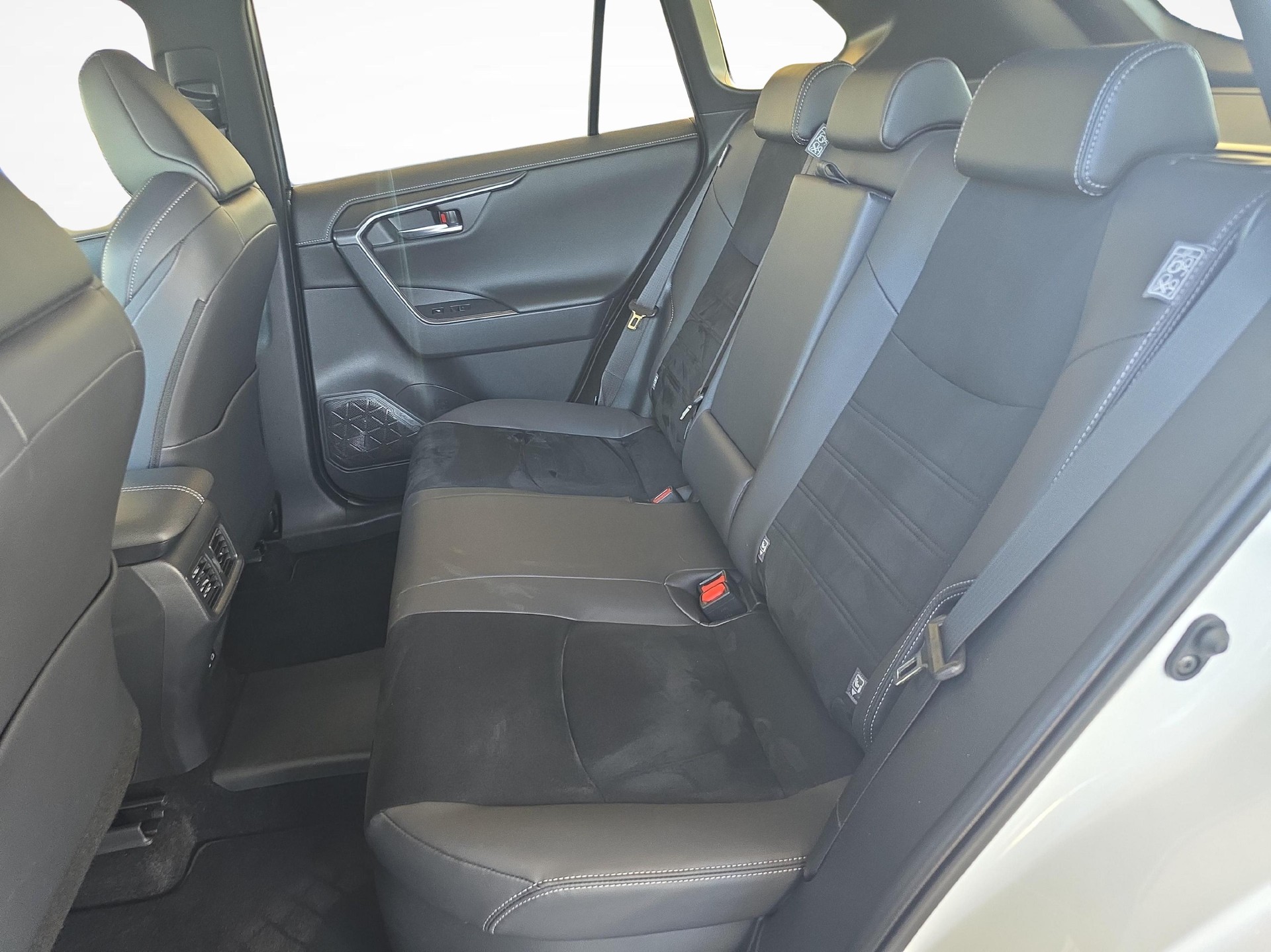 TOYOTA RAV4 2.5 Plug-In-Hybrid GR Sport-image-10