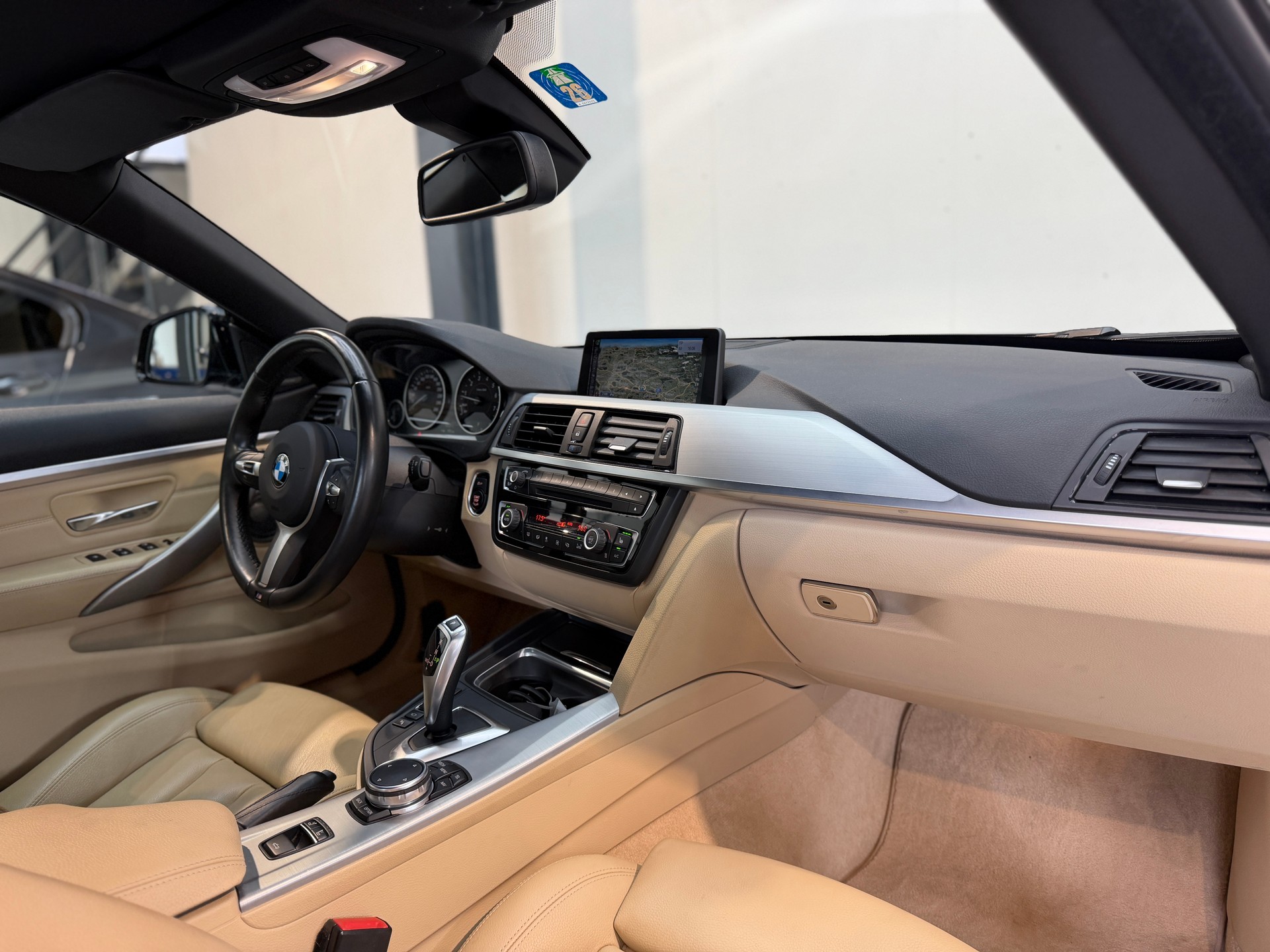 BMW 435i Cabriolet xDrive M-Sport Steptronic-image-11