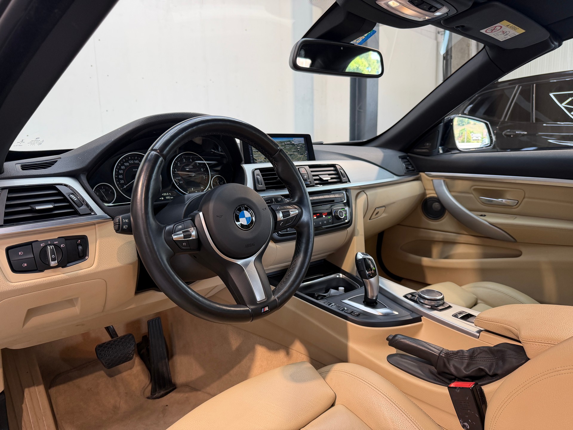 BMW 435i Cabriolet xDrive M-Sport Steptronic-image-10