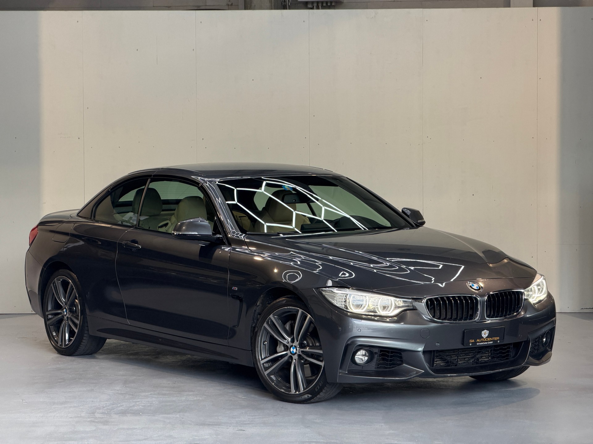 BMW 435i Cabriolet xDrive M-Sport Steptronic-image-2