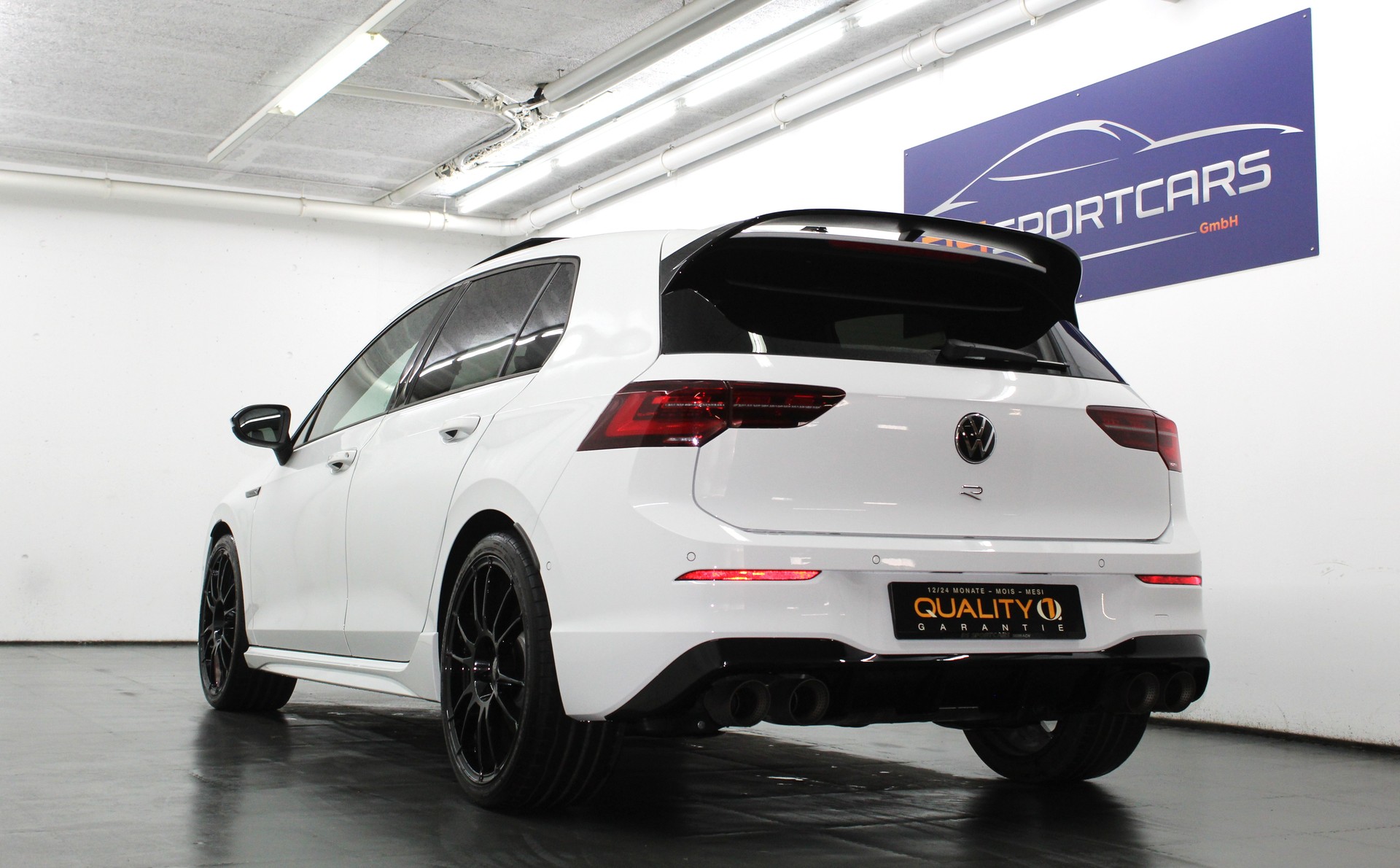 VW Golf 2.0 TSI R DSG 4Motion R Performance Akrapovic 333PS / CH-Fahrzeug-image-4