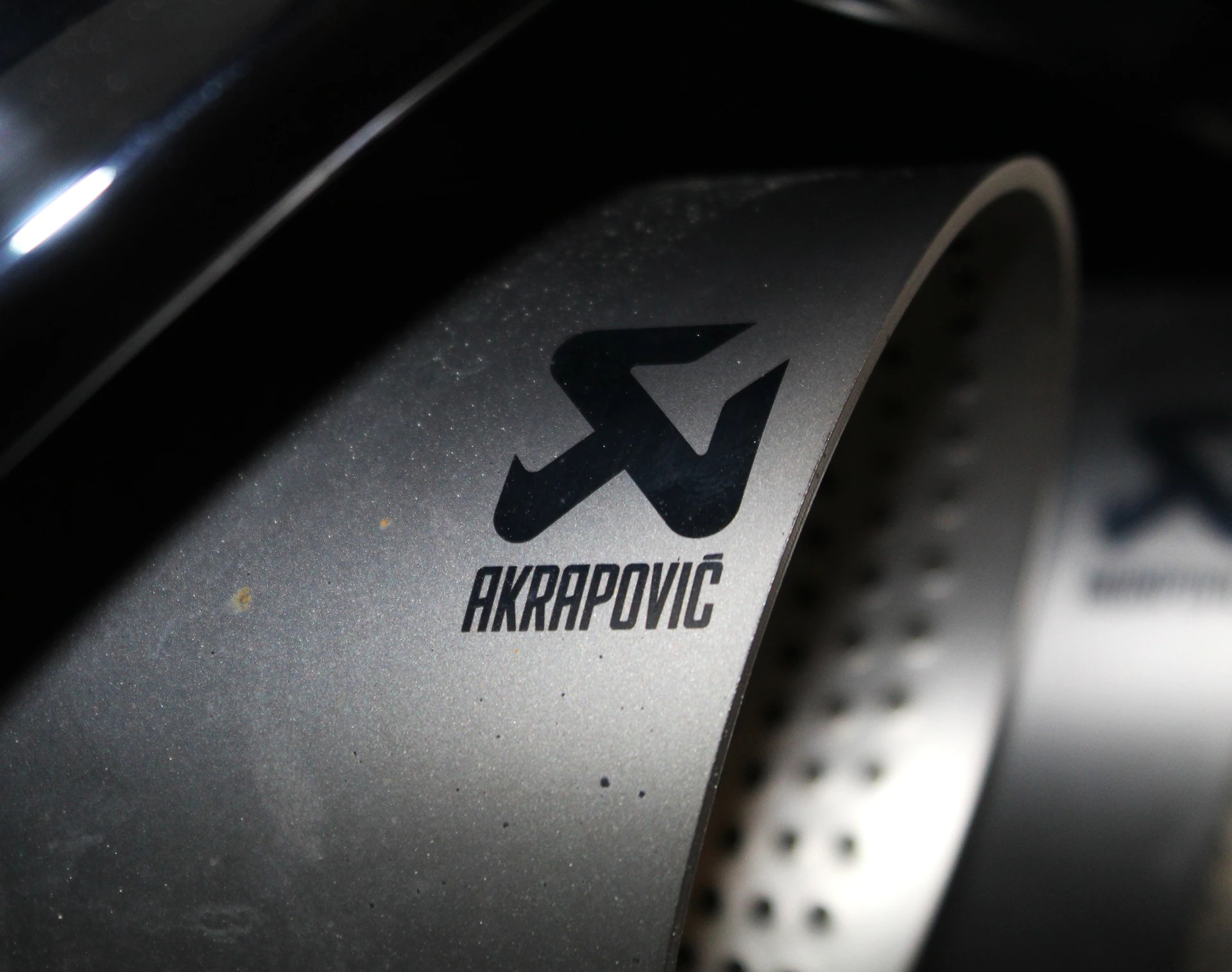 VW Golf 2.0 TSI R DSG 4Motion R Performance Akrapovic 333PS / CH-Fahrzeug-image-30