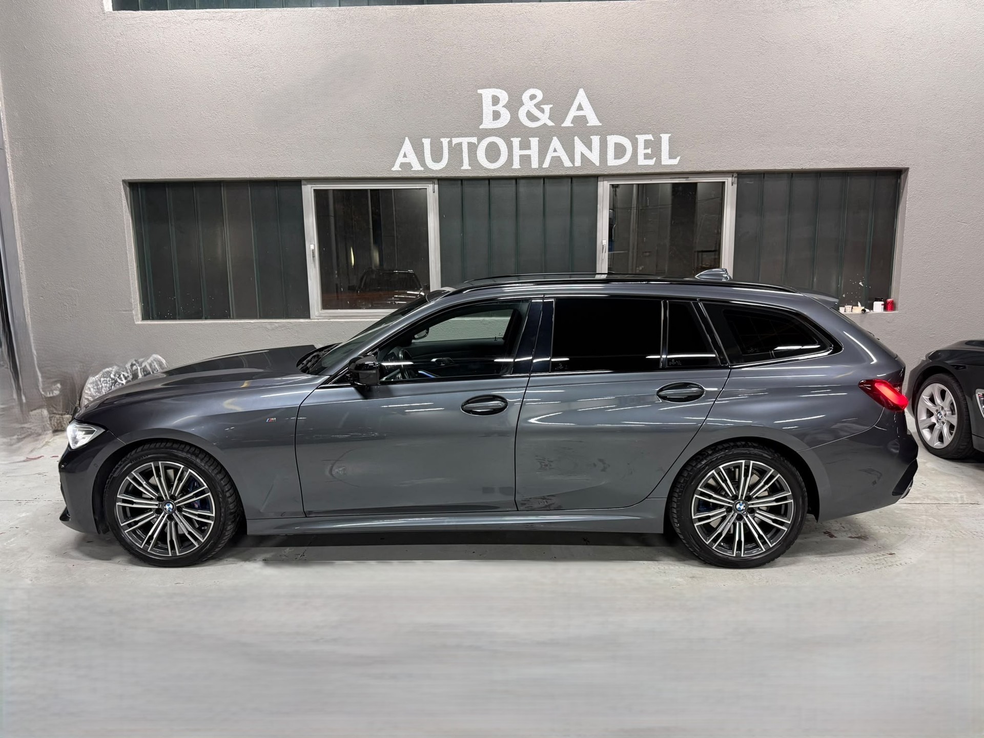 BMW M340d xDrive 48V Touring Steptronic Sport-image-2