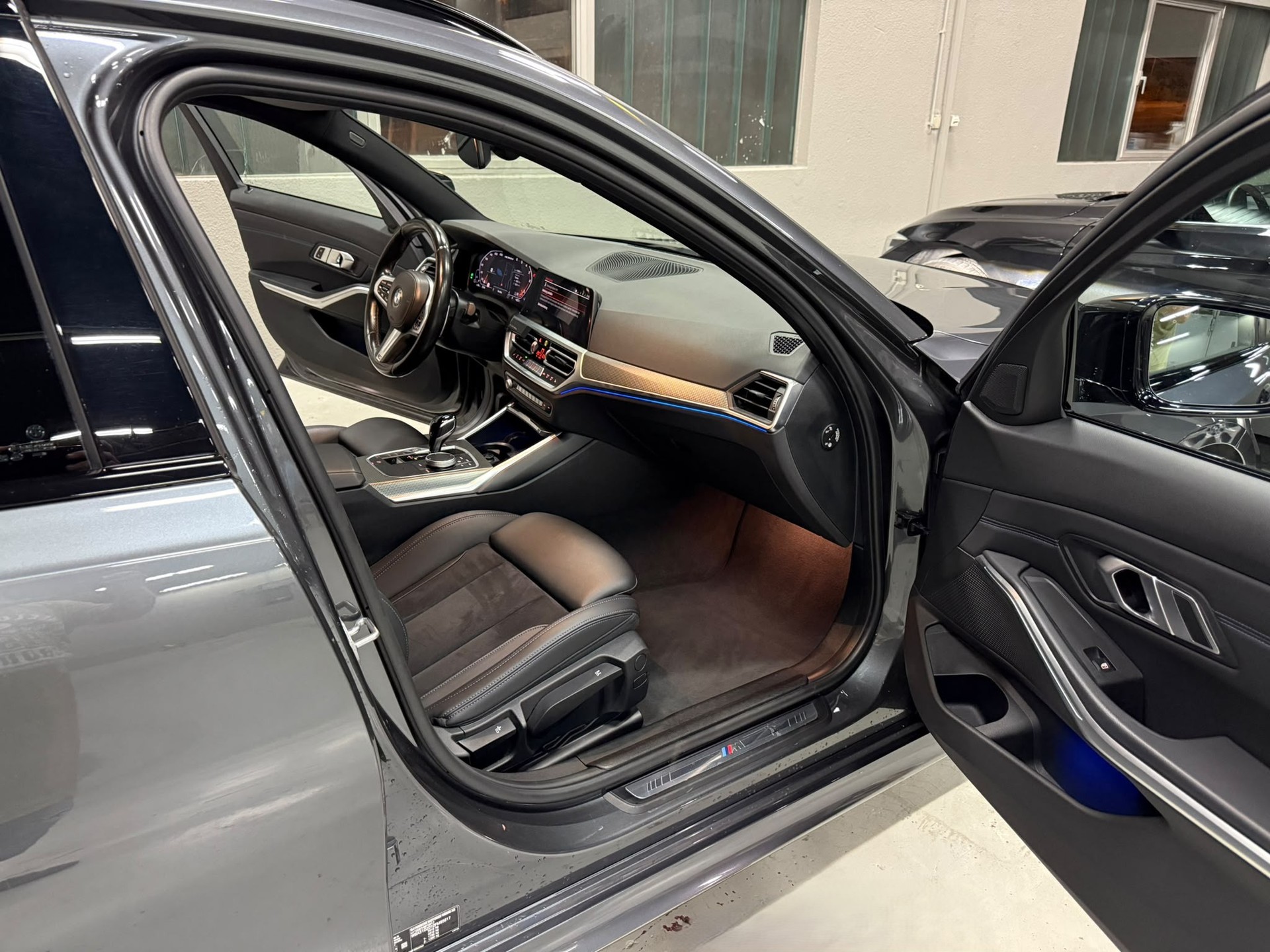 BMW M340d xDrive 48V Touring Steptronic Sport-image-8