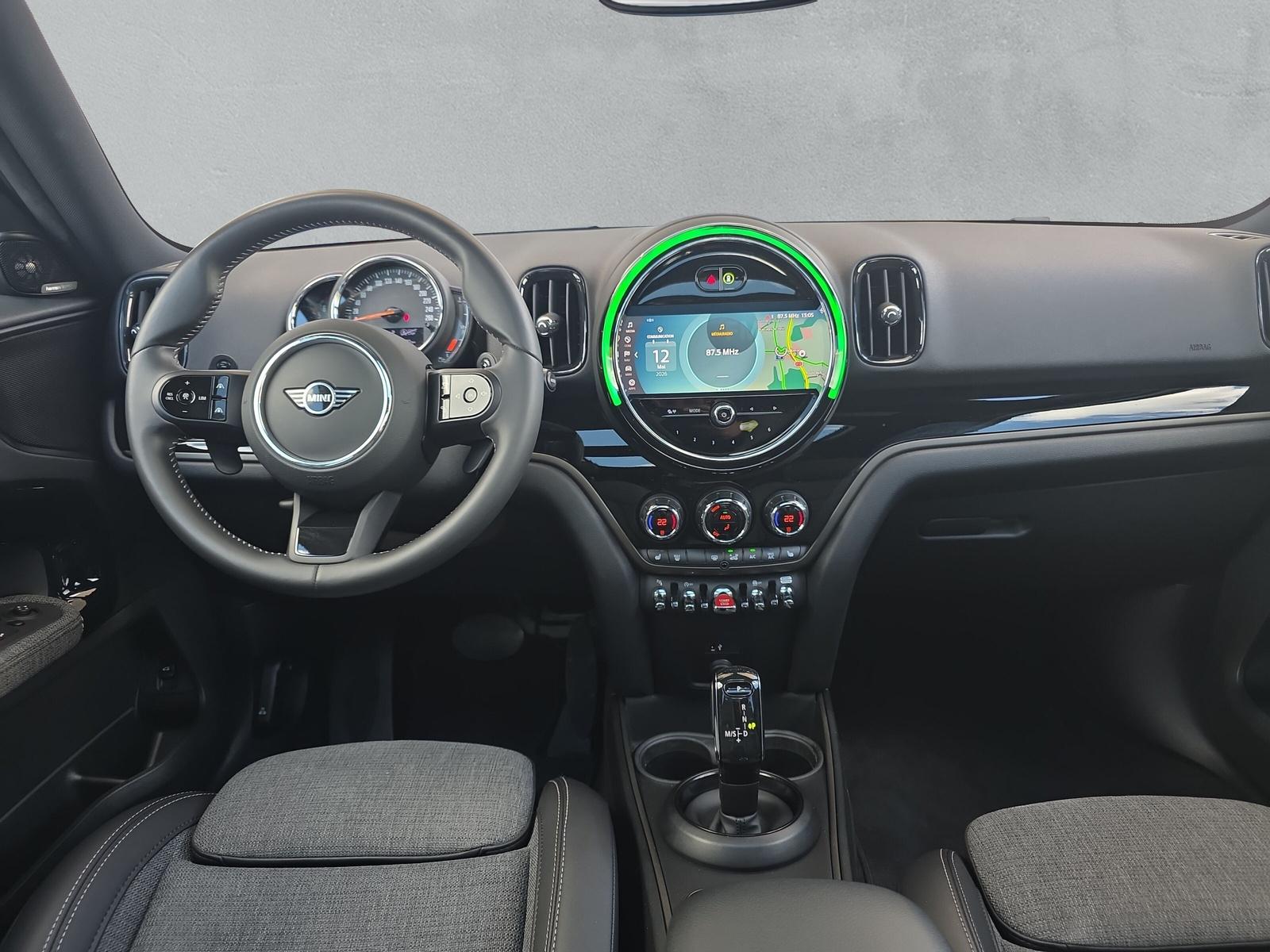 MINI Countryman S ALL4 F60 2.0i (CH)-image-12