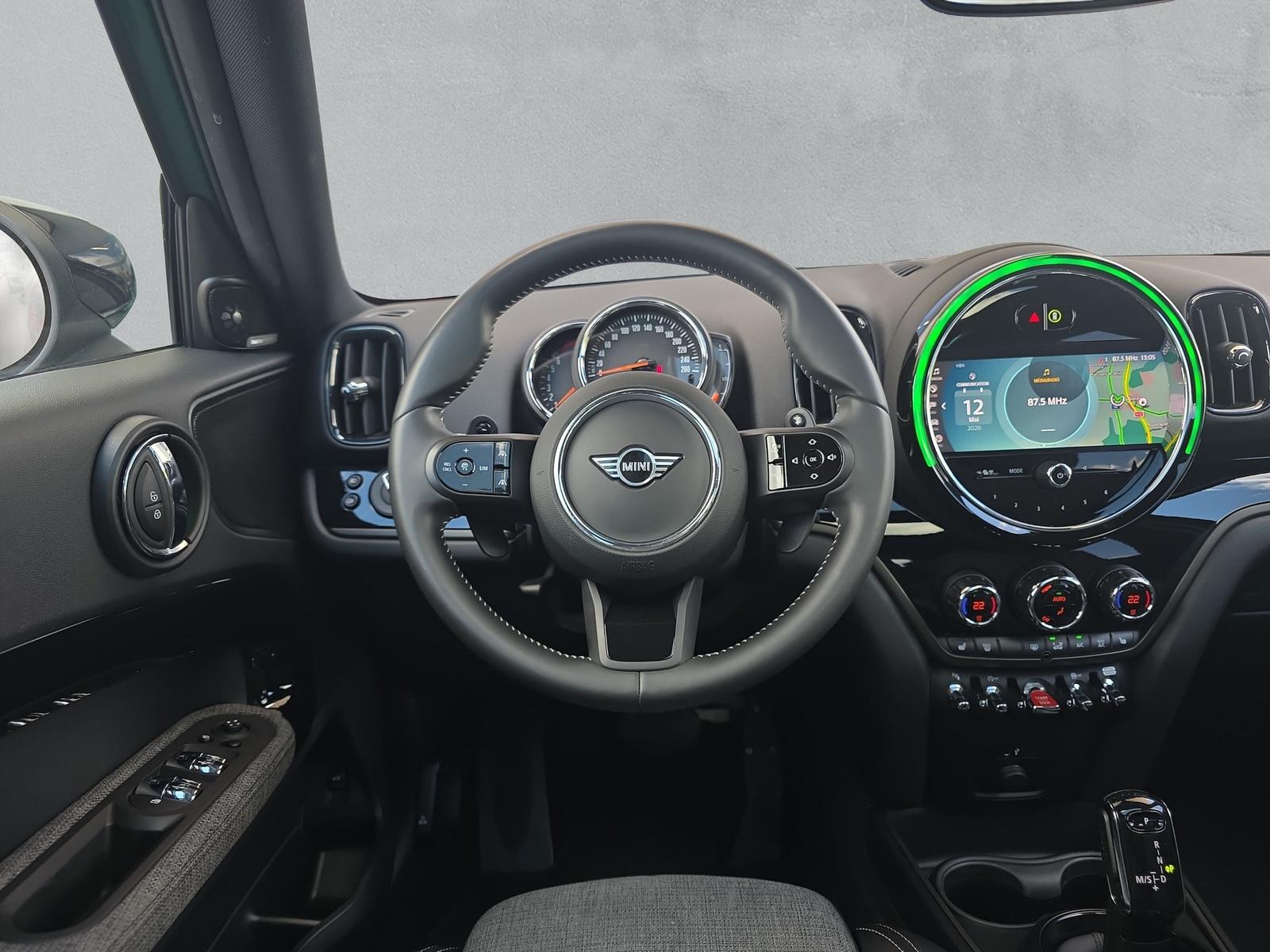 MINI Countryman S ALL4 F60 2.0i (CH)-image-15