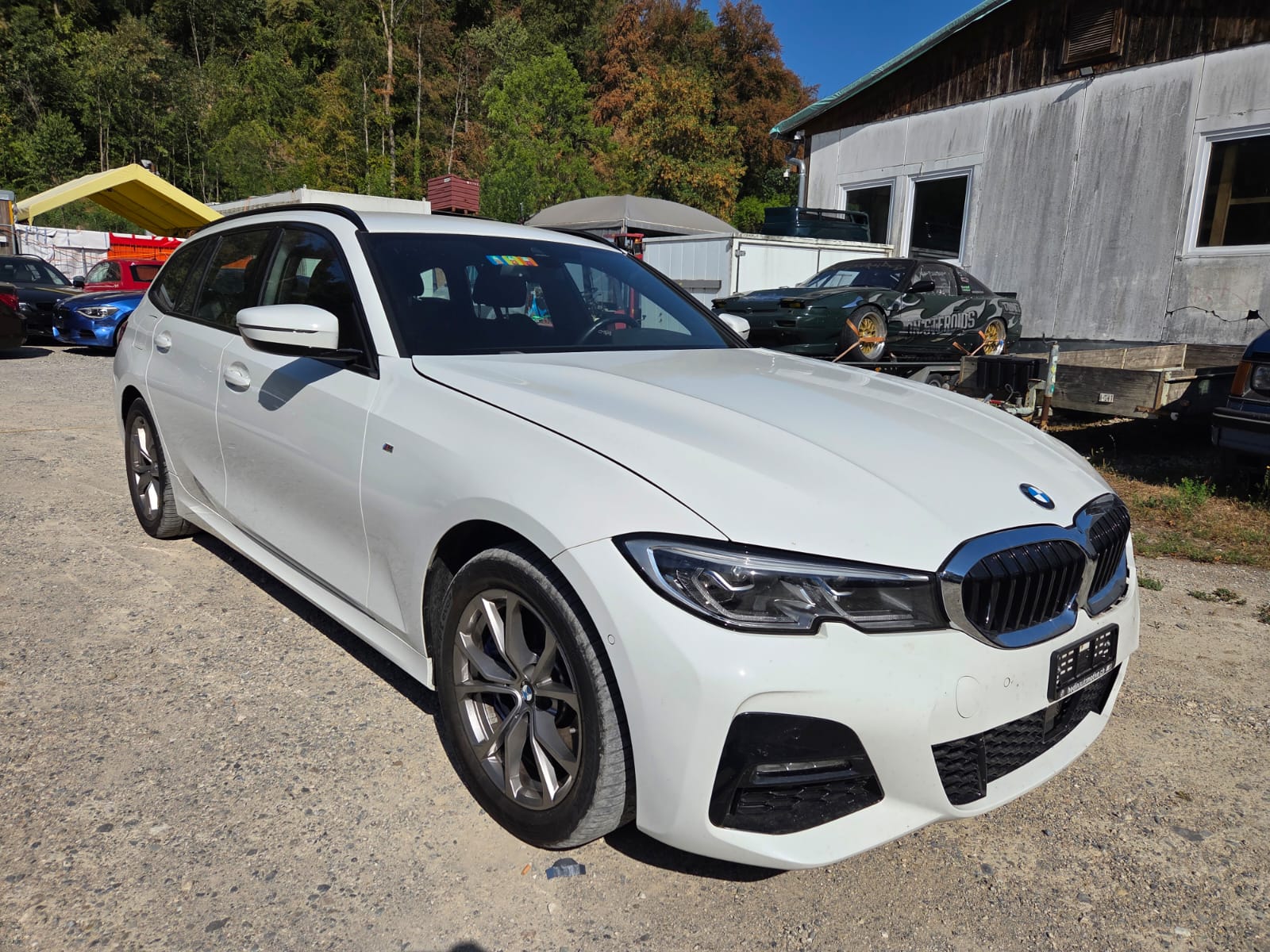BMW 330e x DriveTouring M Sport Steptronic-image-0