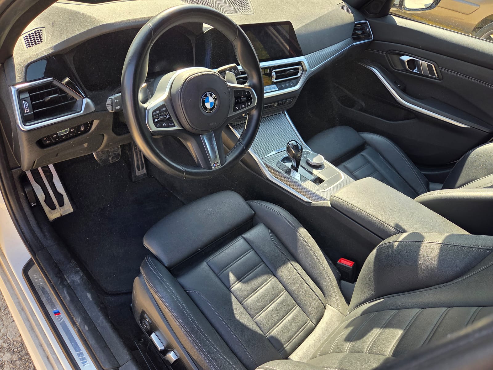 BMW 330e x DriveTouring M Sport Steptronic-image-9
