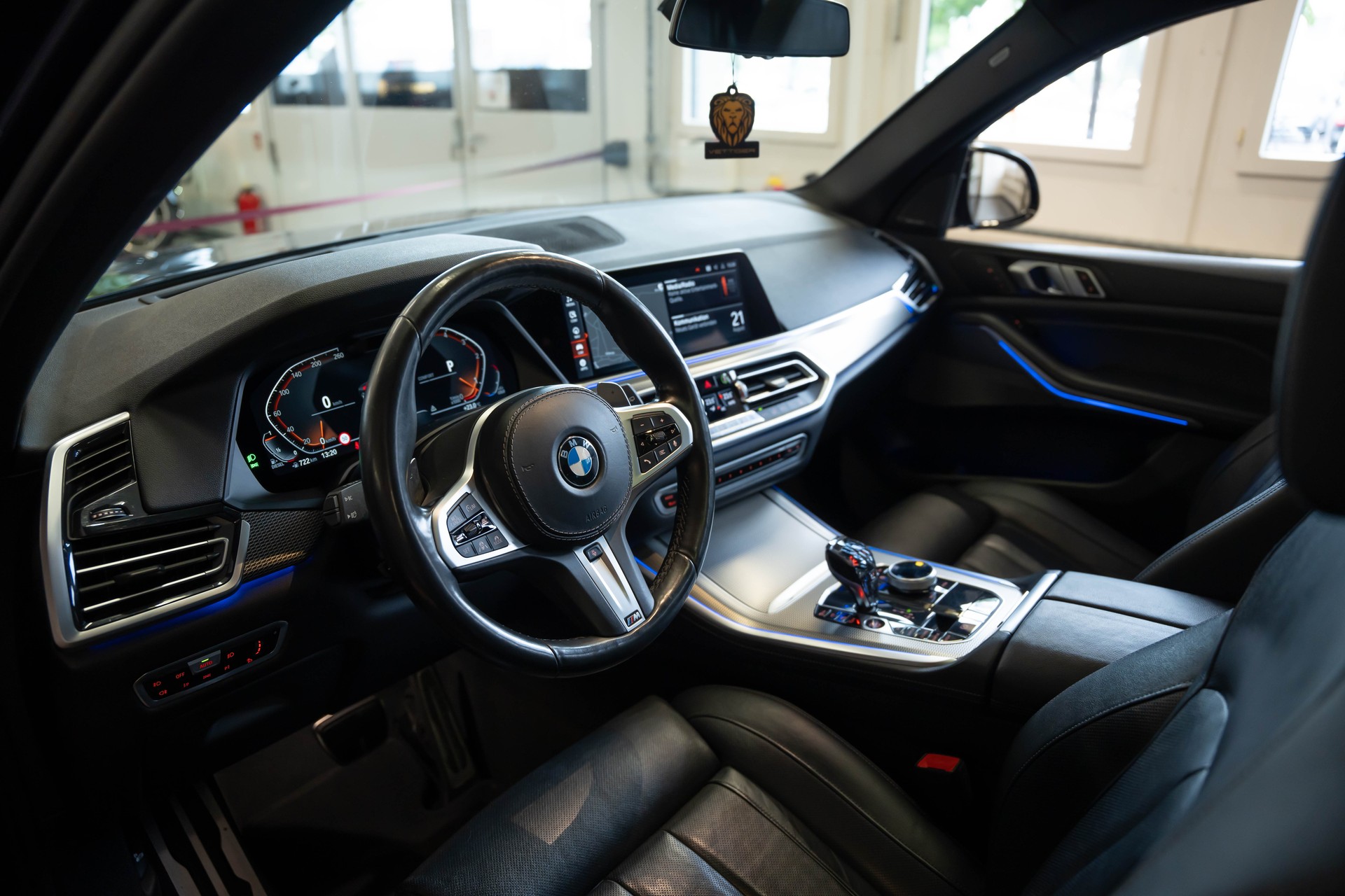 BMW X5 xDrive 30d Steptronic-image-12
