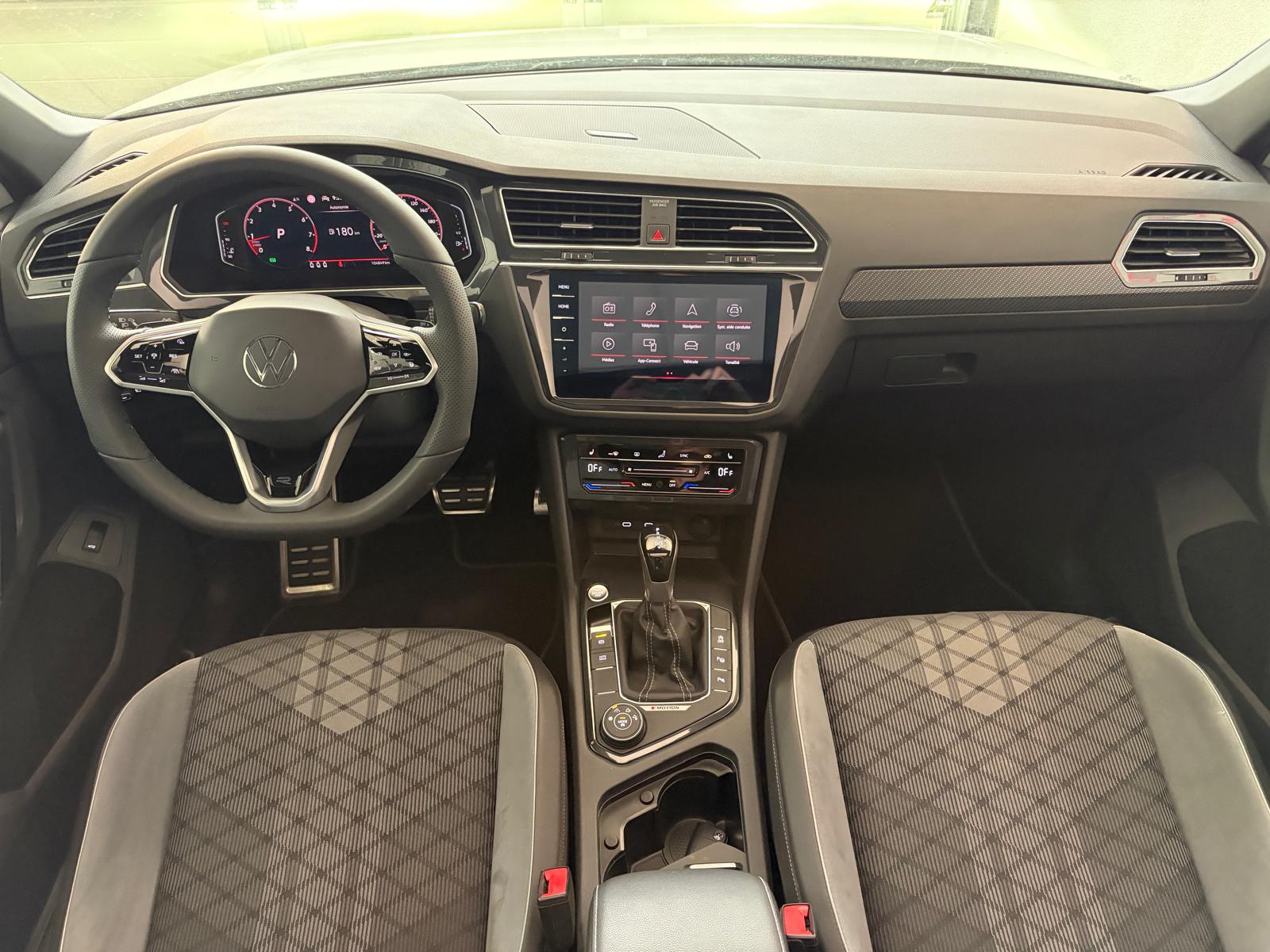 VW Tiguan 2.0TSI R-Line 4Motion DSG - Attelage - Toit ouvrant - Caméra - DCC-image-17
