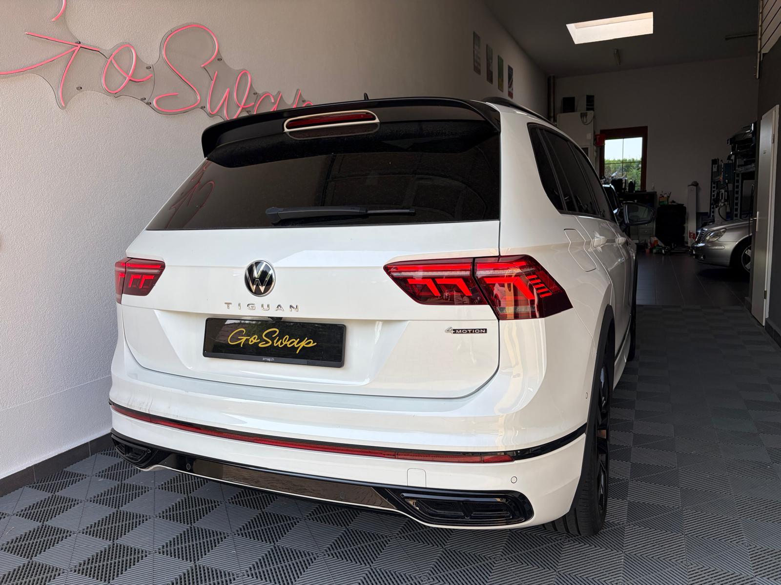 VW Tiguan 2.0TSI R-Line 4Motion DSG - Attelage - Toit ouvrant - Caméra - DCC-image-5