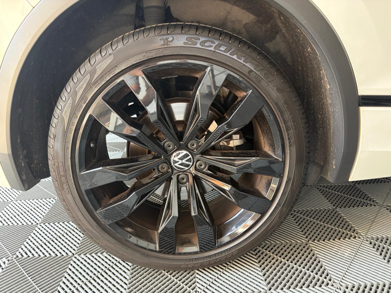 VW Tiguan 2.0TSI R-Line 4Motion DSG - Attelage - Toit ouvrant - Caméra - DCC-image-30