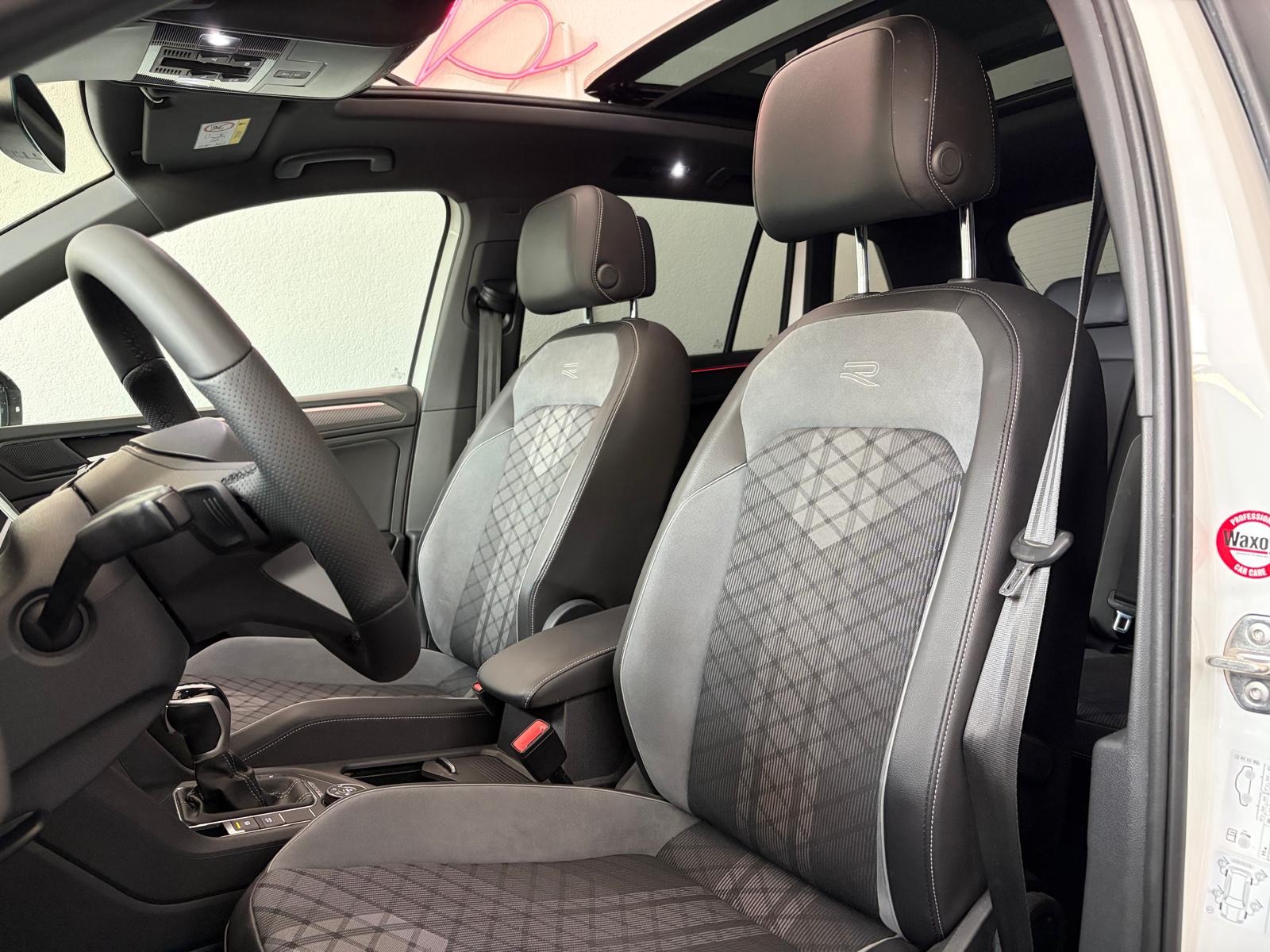 VW Tiguan 2.0TSI R-Line 4Motion DSG - Attelage - Toit ouvrant - Caméra - DCC-image-12