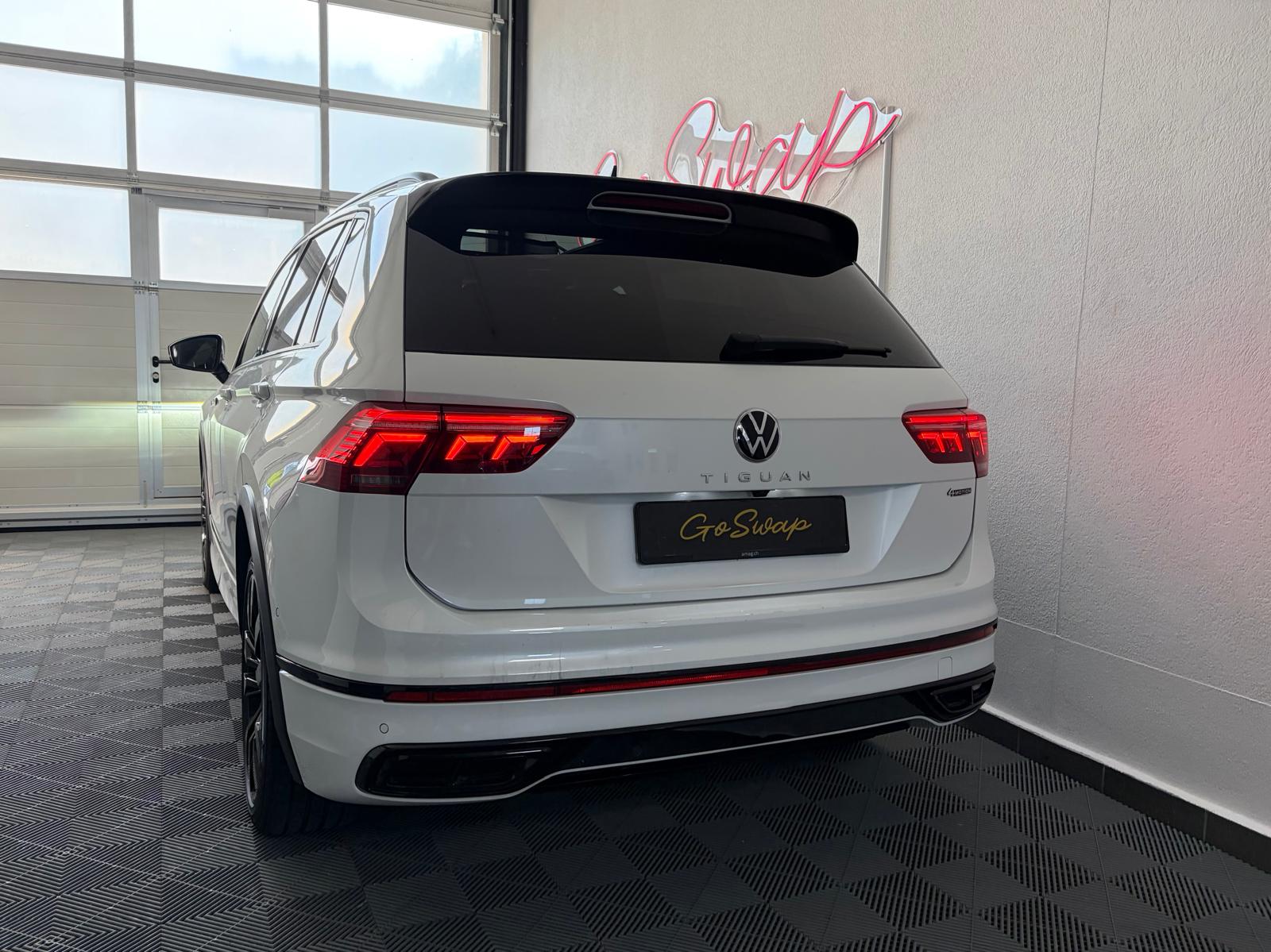 VW Tiguan 2.0TSI R-Line 4Motion DSG - Attelage - Toit ouvrant - Caméra - DCC-image-10
