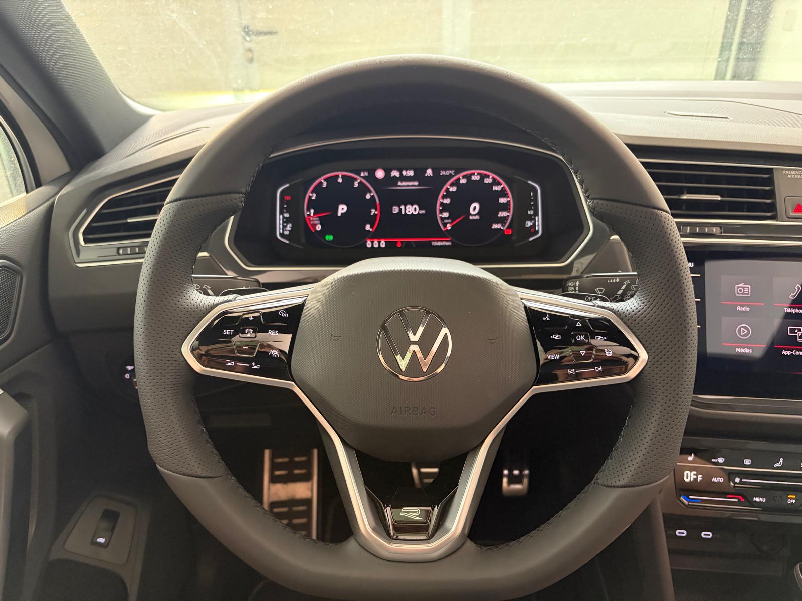 VW Tiguan 2.0TSI R-Line 4Motion DSG - Attelage - Toit ouvrant - Caméra - DCC-image-19
