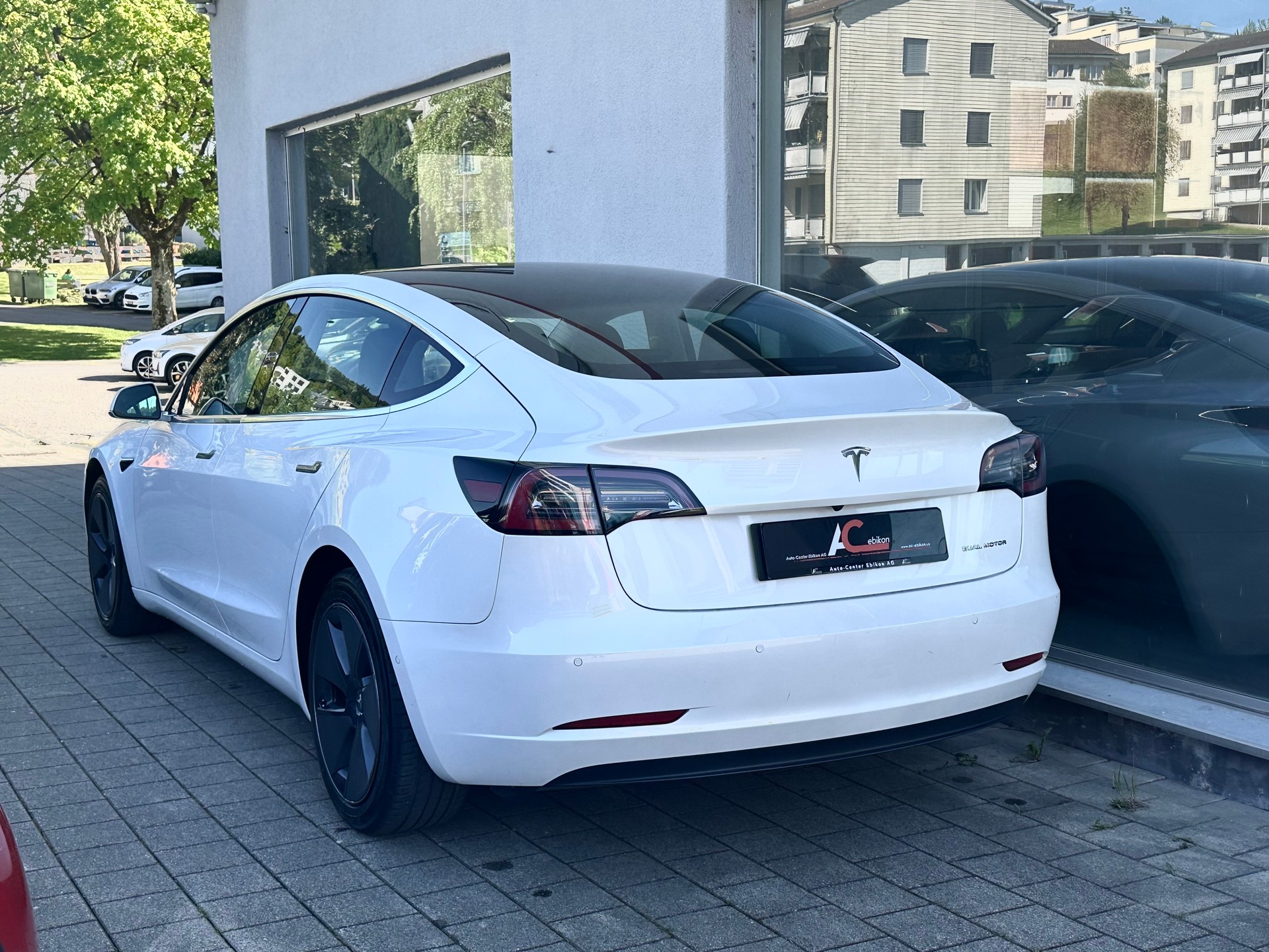 TESLA Model 3 Long Range Dual Motor AWD-image-1