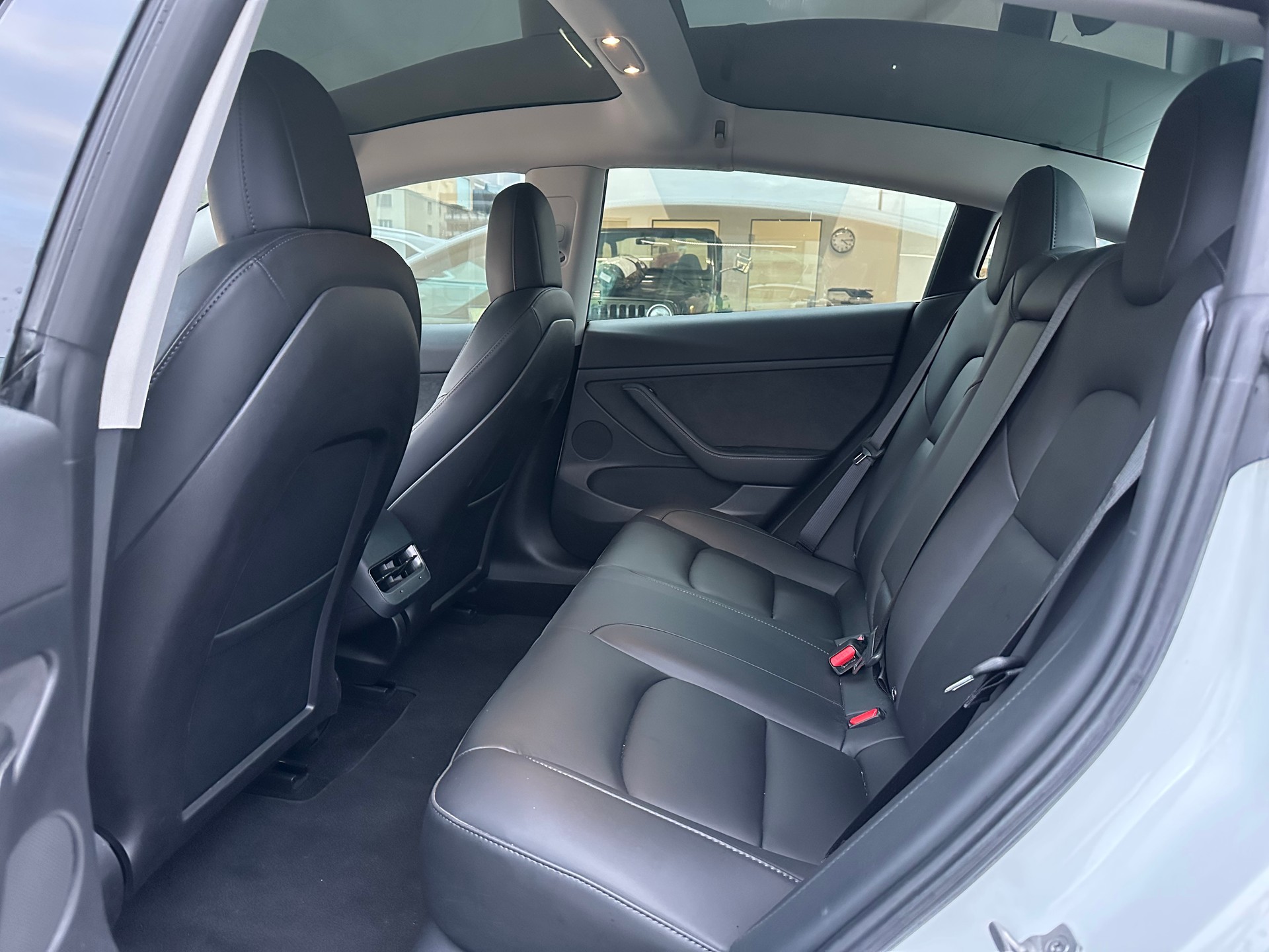 TESLA Model 3 Long Range Dual Motor AWD-image-5
