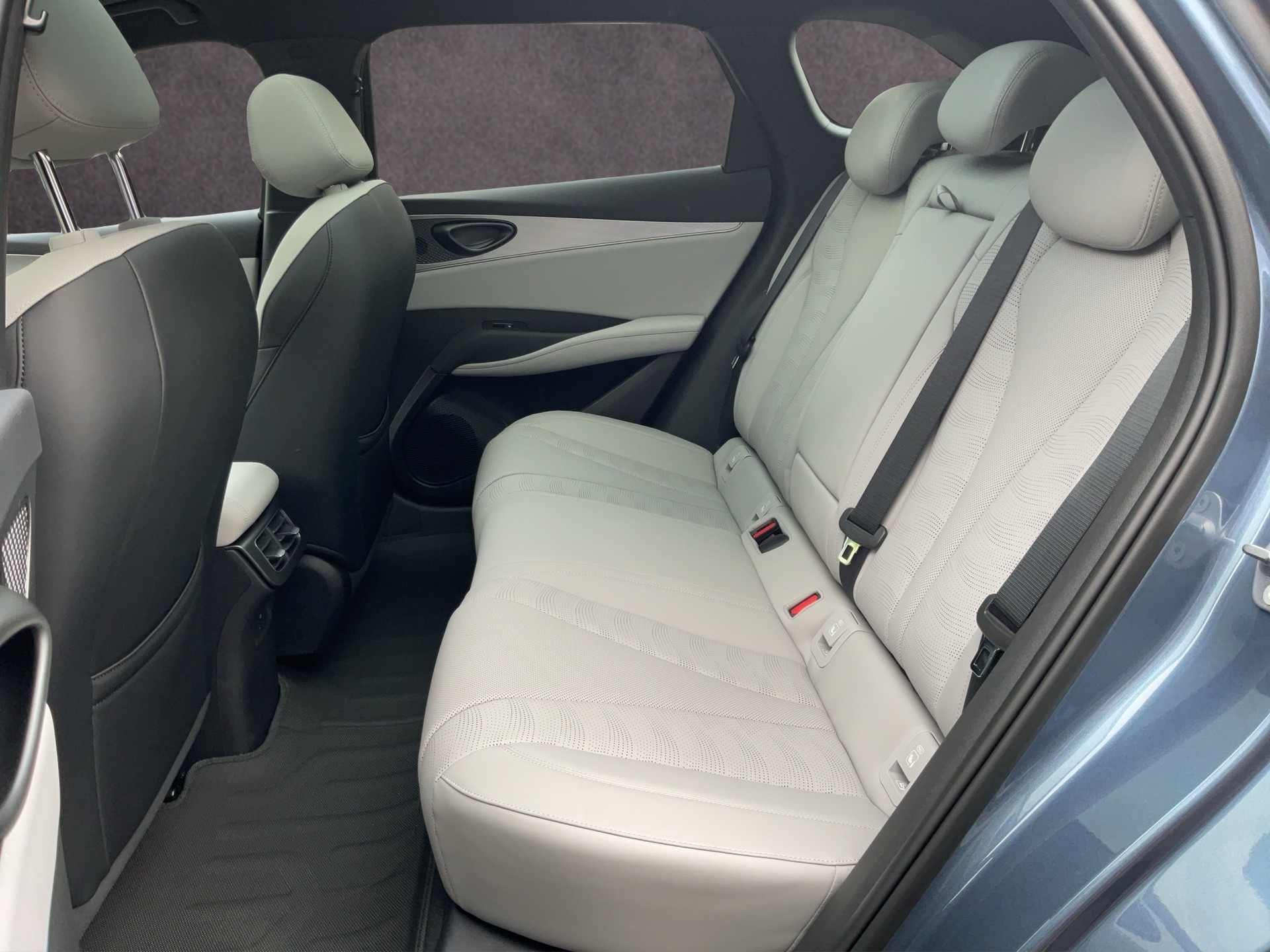 BYD Seal 6 DM-i Touring Comfort-image-11