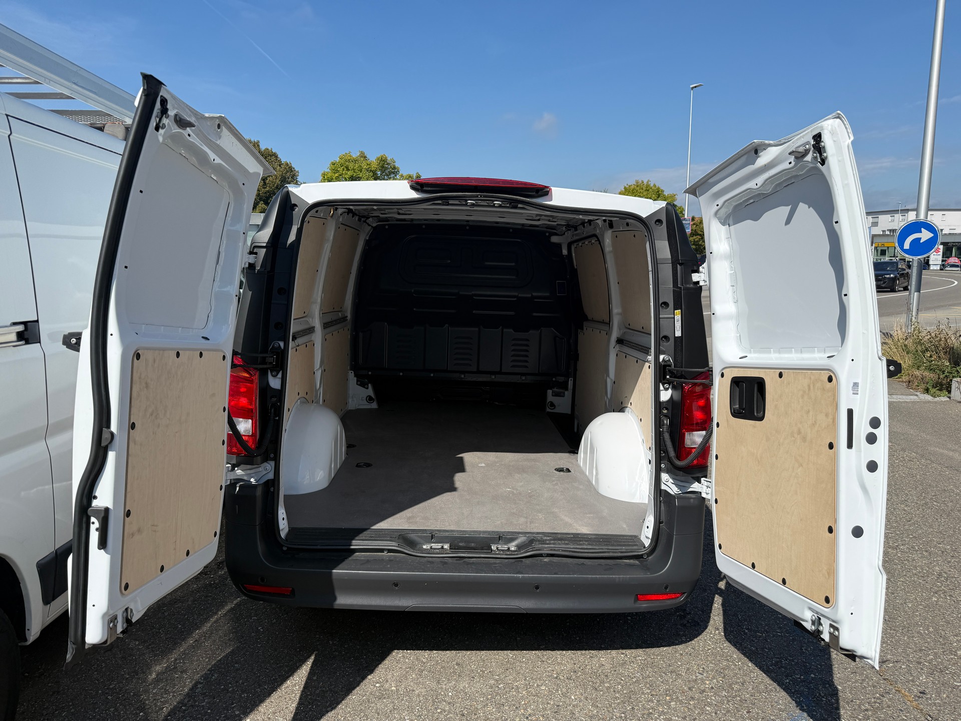 MERCEDES-BENZ Vito 116 CDI Lang Pro 9G-Tronic ***HERSTELLERGARANITE & GRATIS-SERVICE***-image-23