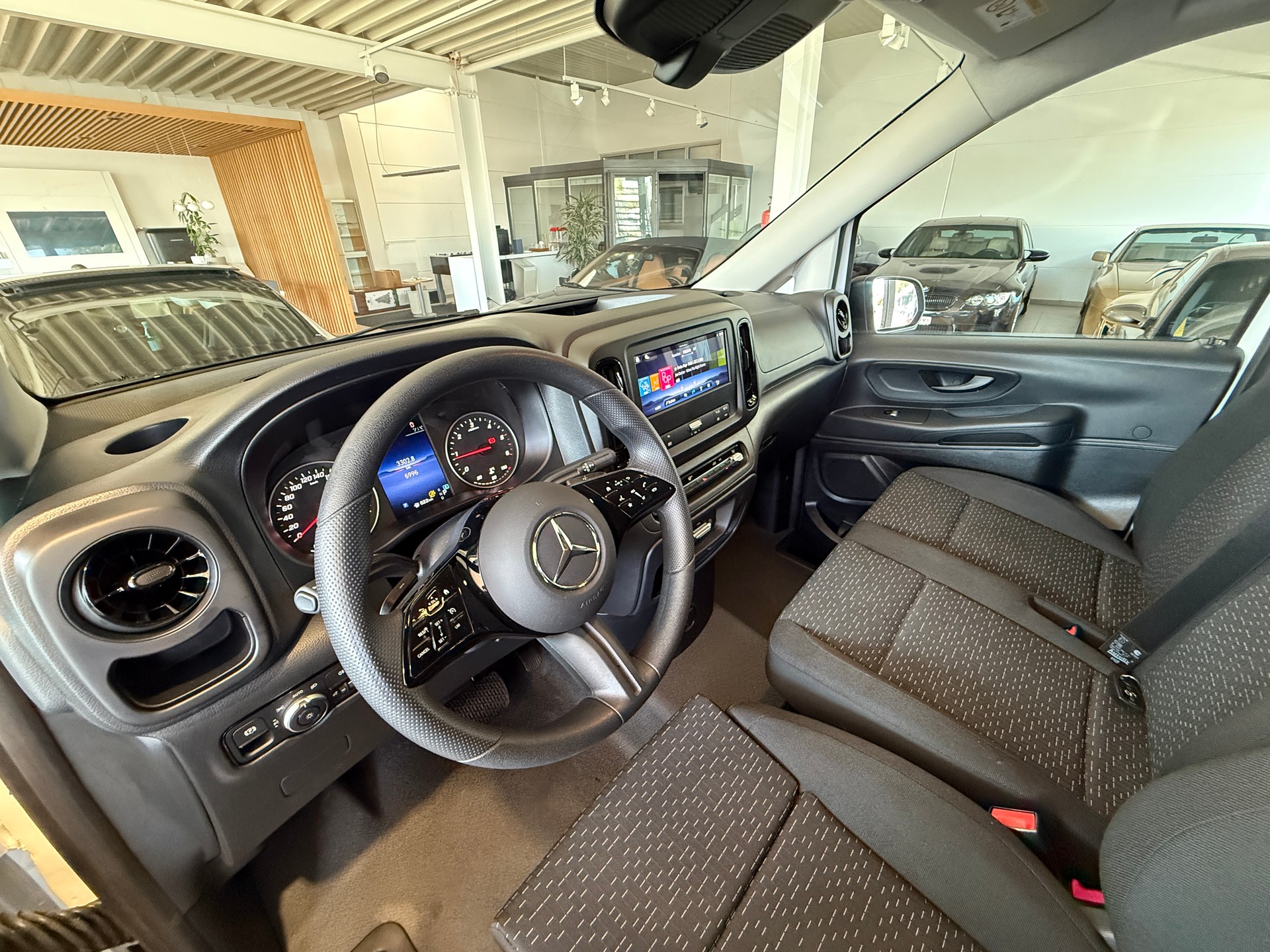 MERCEDES-BENZ Vito 116 CDI Lang Pro 9G-Tronic ***HERSTELLERGARANITE & GRATIS-SERVICE***-image-8