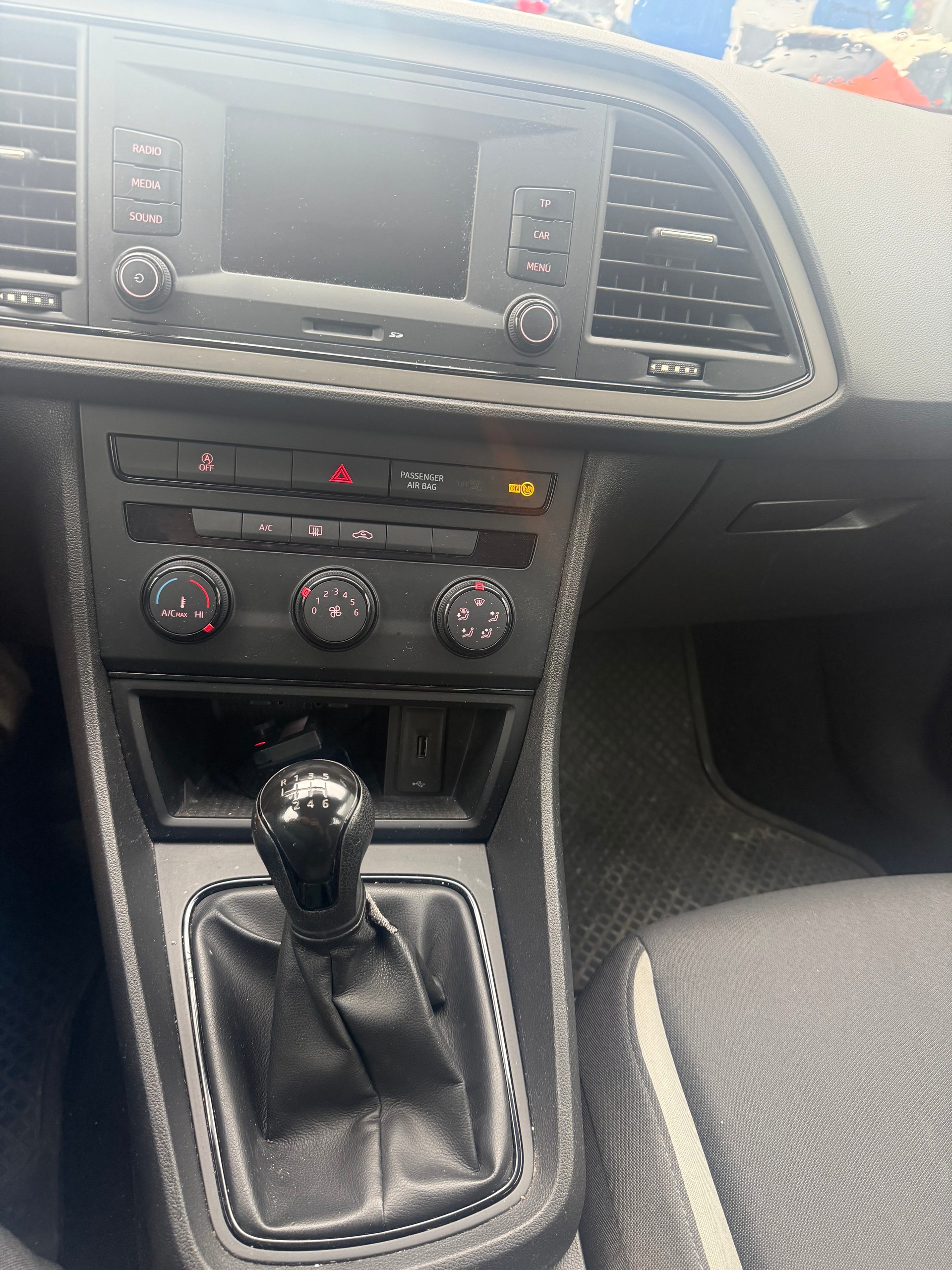 SEAT Leon ST 1.6 TDI Style 4Drive-image-5