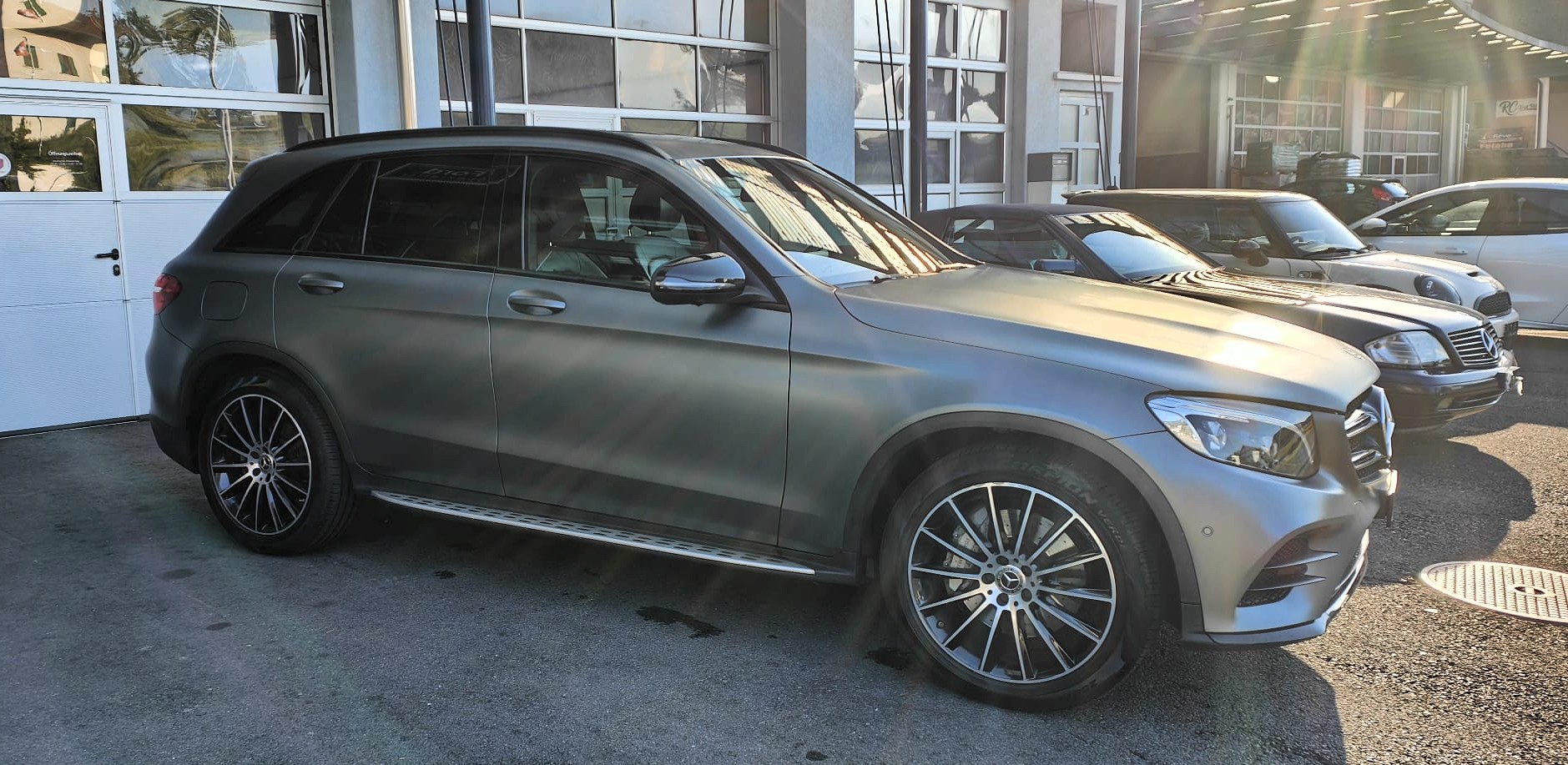 MERCEDES-BENZ GLC 250 AMG Line 4Matic 9G-Tronic-image-5
