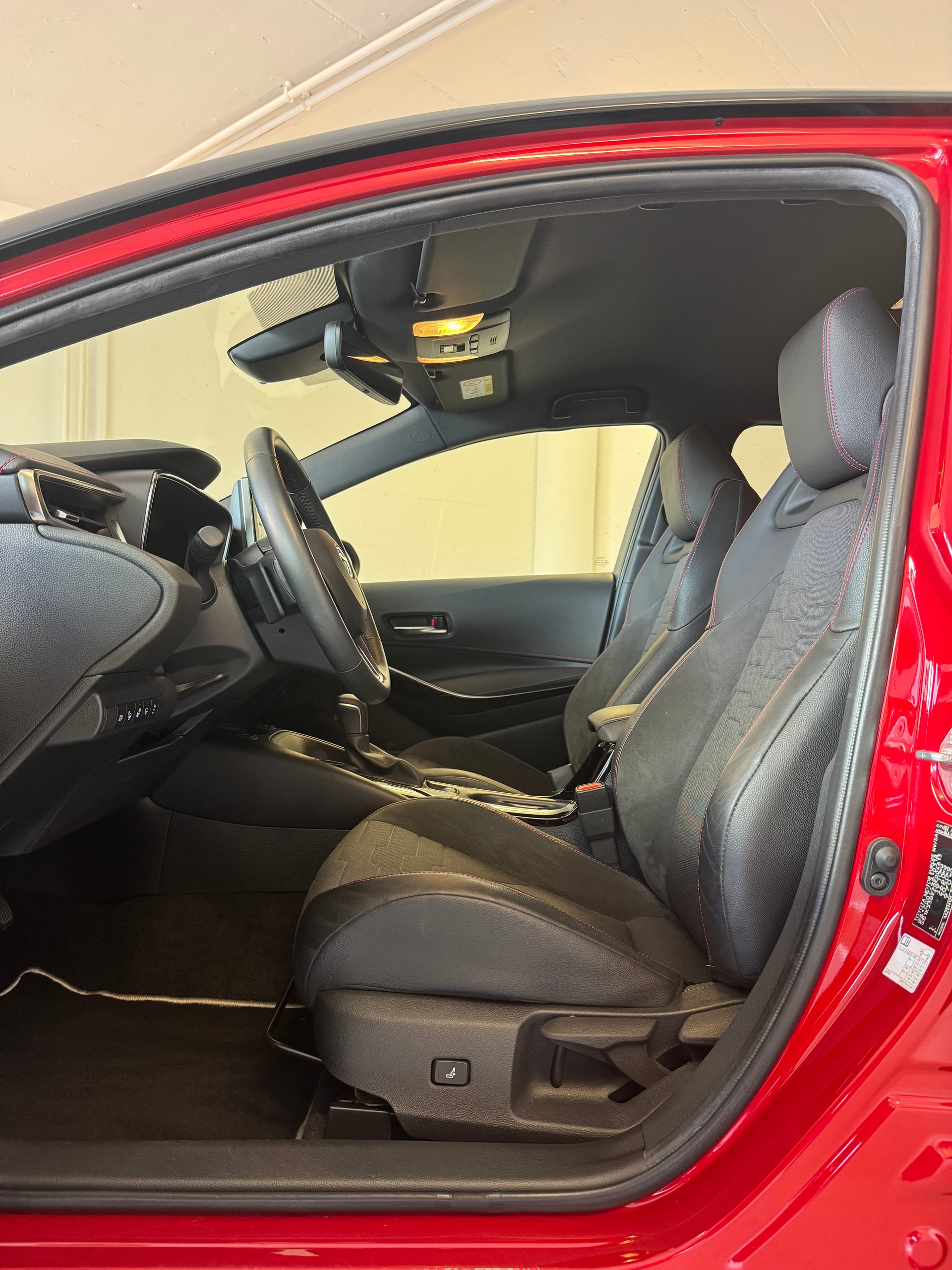 TOYOTA Corolla 2.0 HSD Style e-CVT-image-4