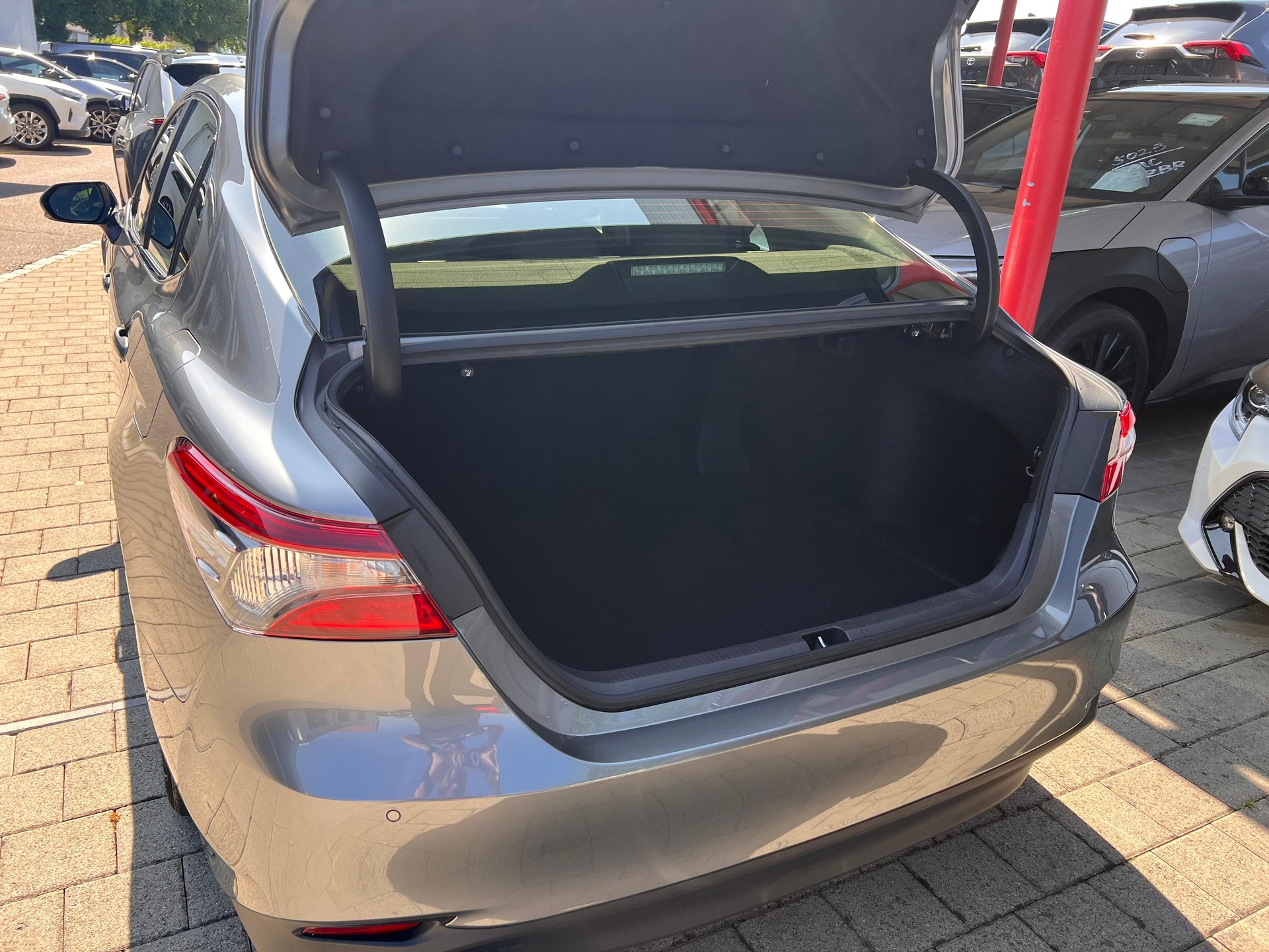 TOYOTA Camry 2.5 HSD Comfort-image-6