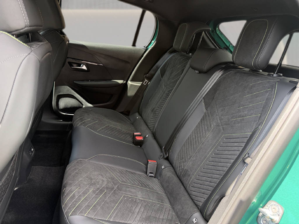 PEUGEOT 208 Hybrid 145 e-DSS6 GT Exclusive-image-8