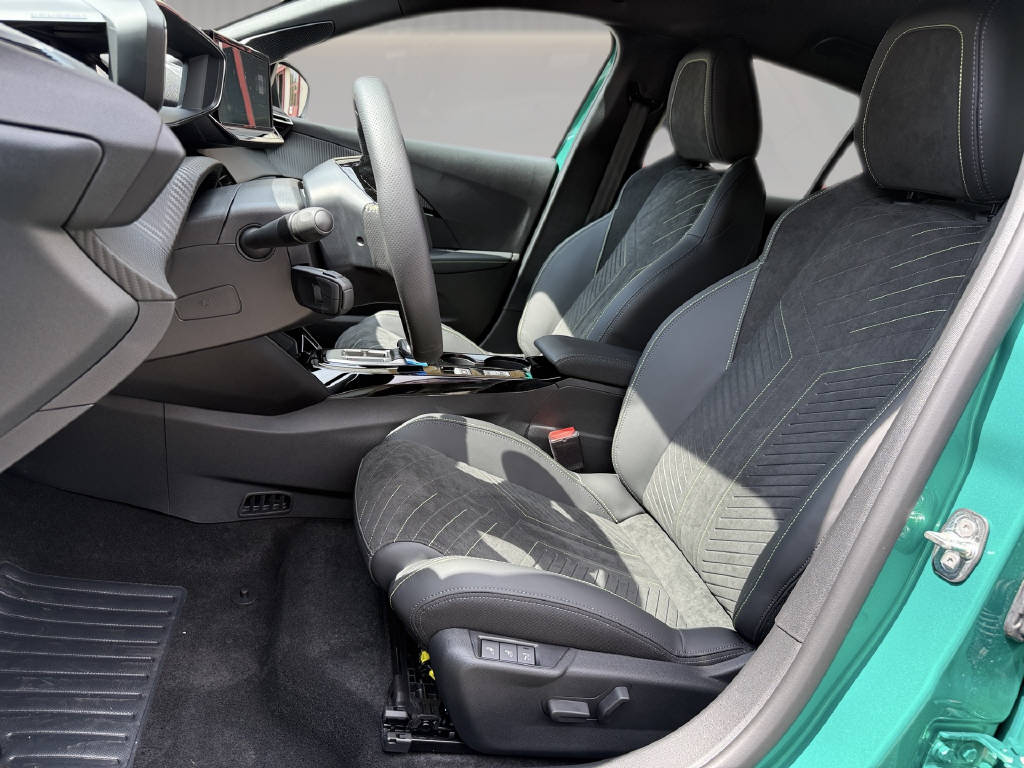 PEUGEOT 208 Hybrid 145 e-DSS6 GT Exclusive-image-7