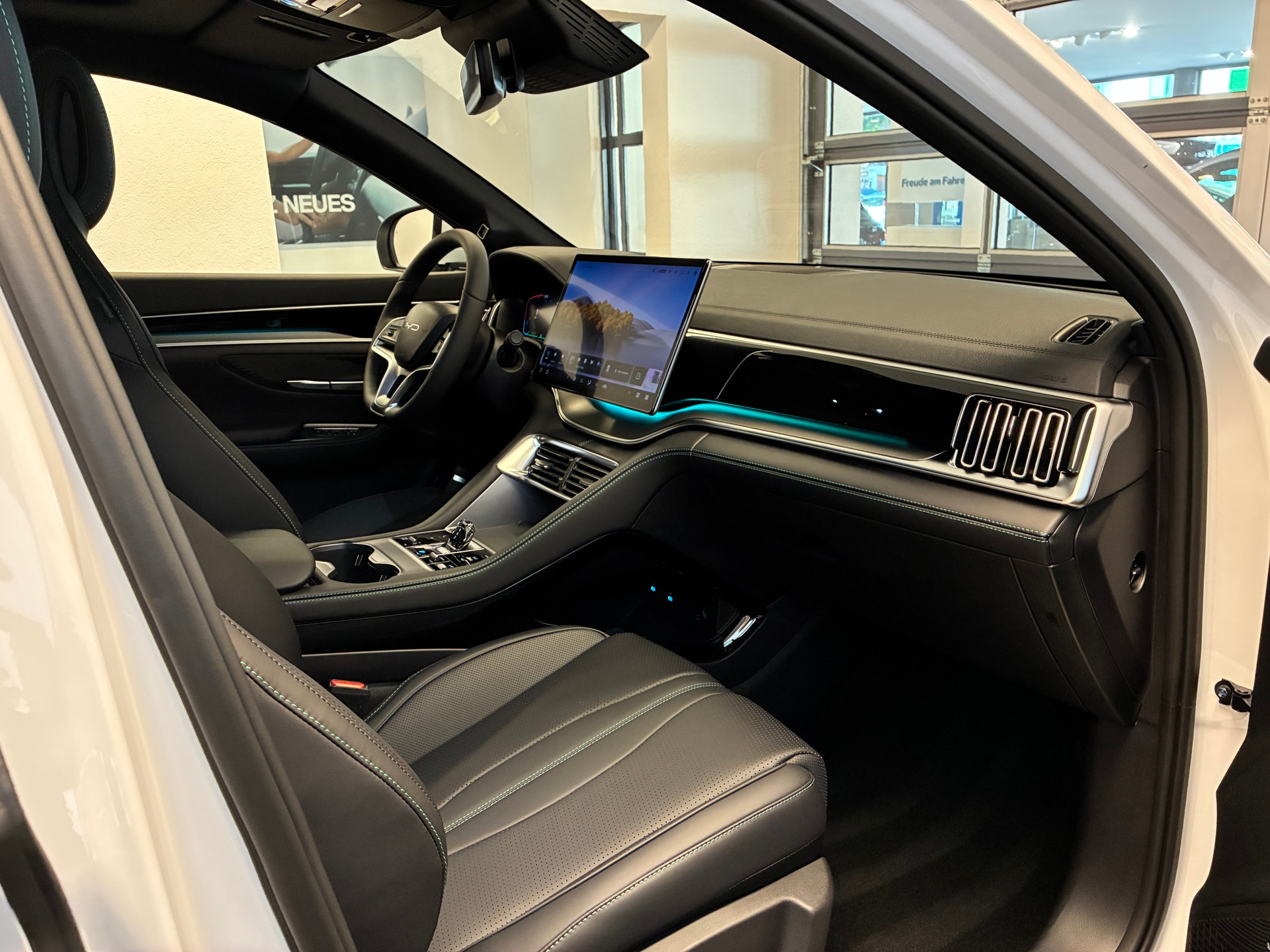 BYD Seal U DM-i Design AWD-image-12