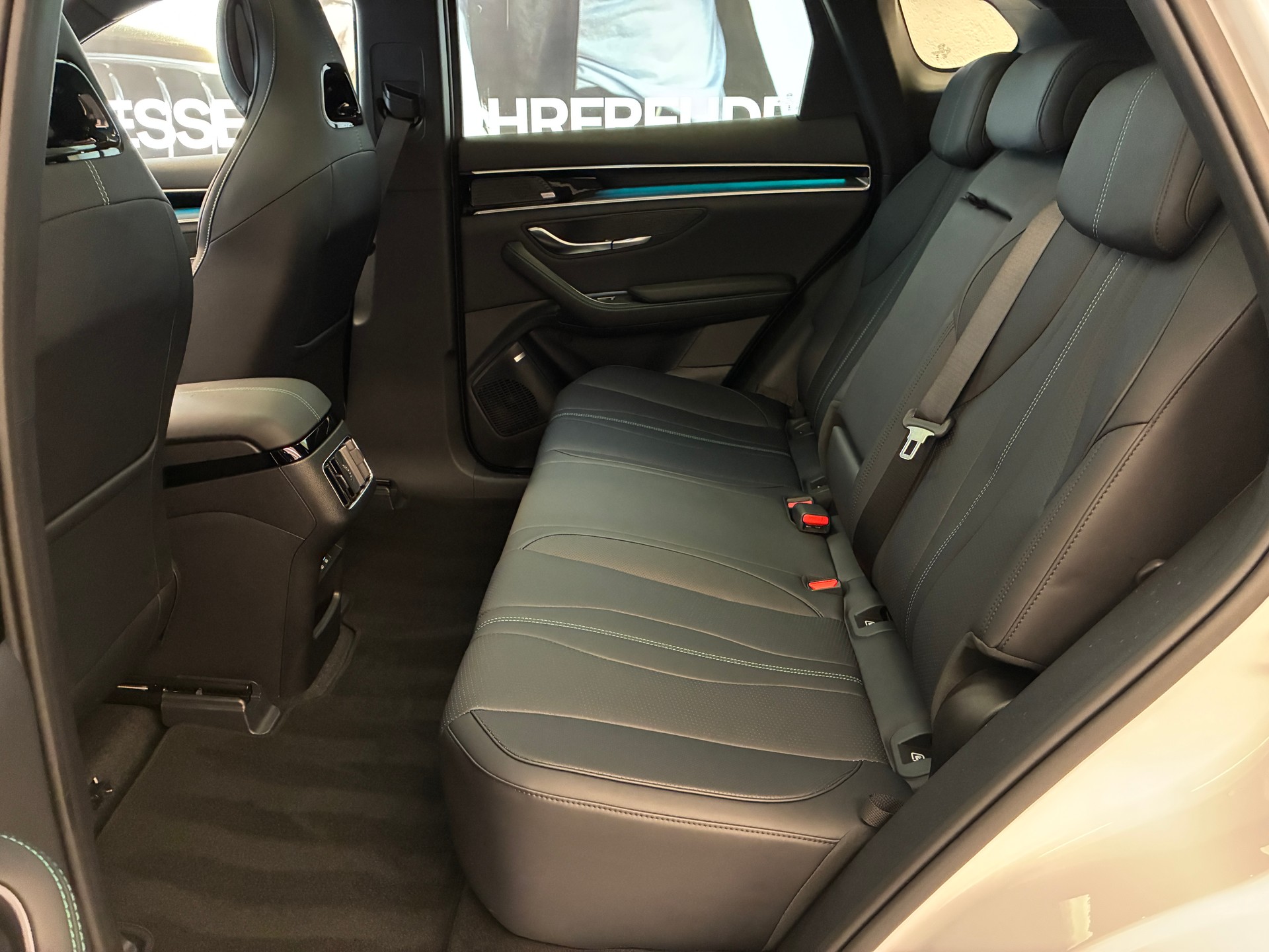 BYD Seal U DM-i Design AWD-image-18