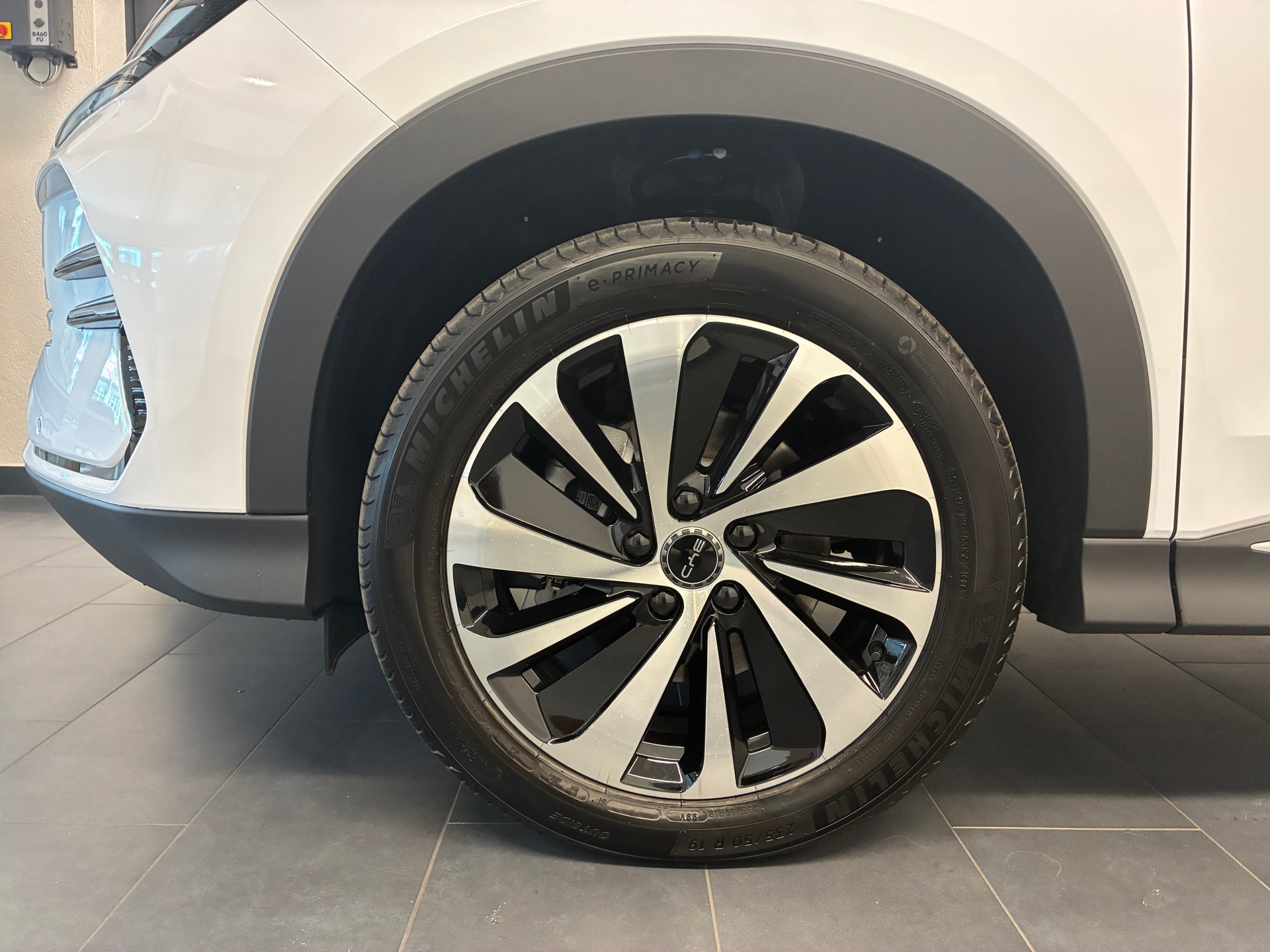 BYD Seal U DM-i Design AWD-image-3