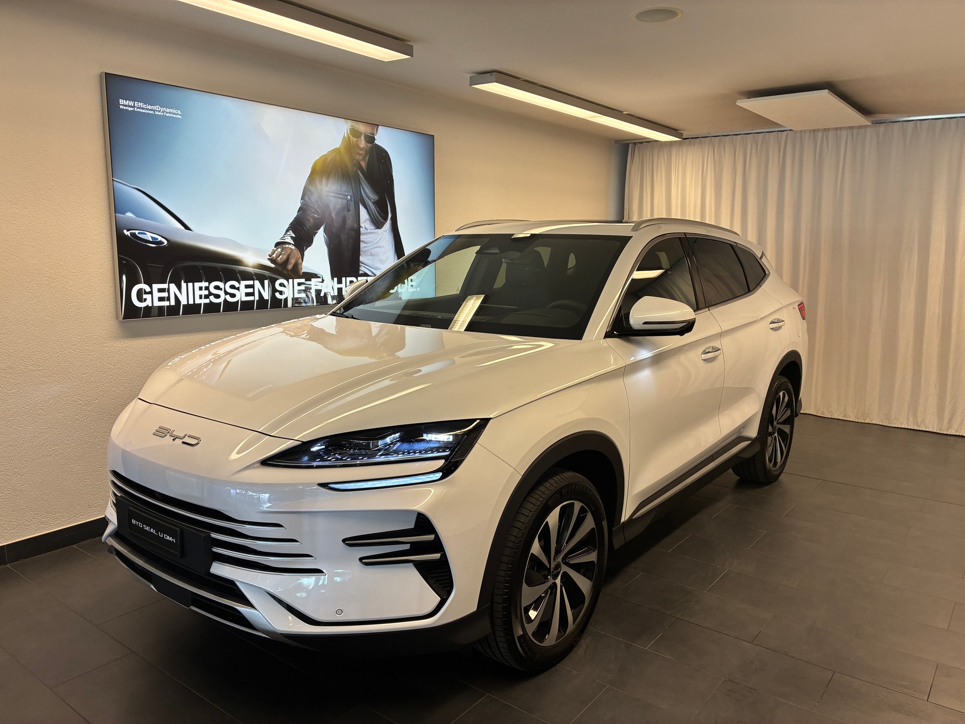BYD Seal U DM-i Design AWD-image-1