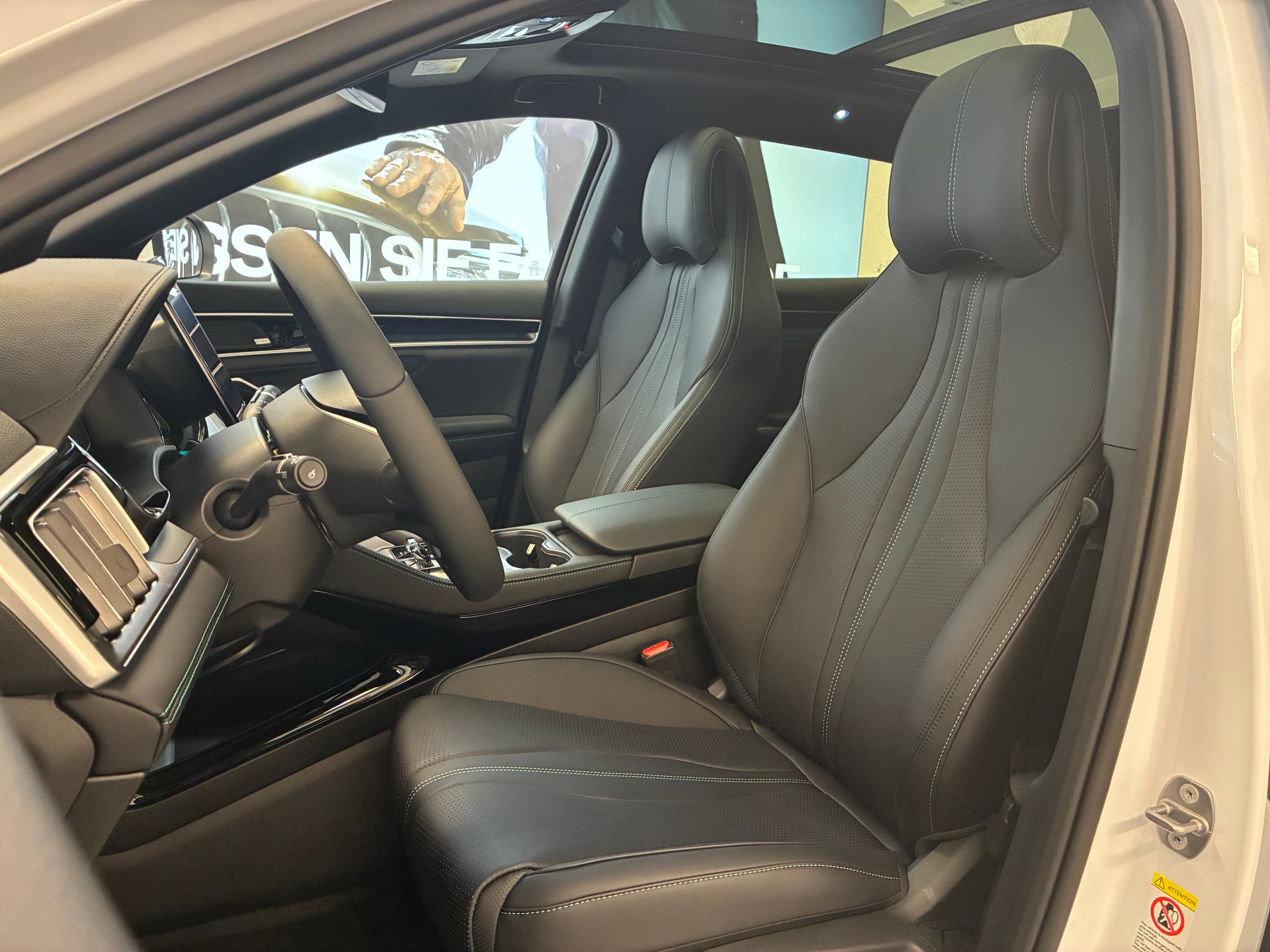 BYD Seal U DM-i Design AWD-image-11