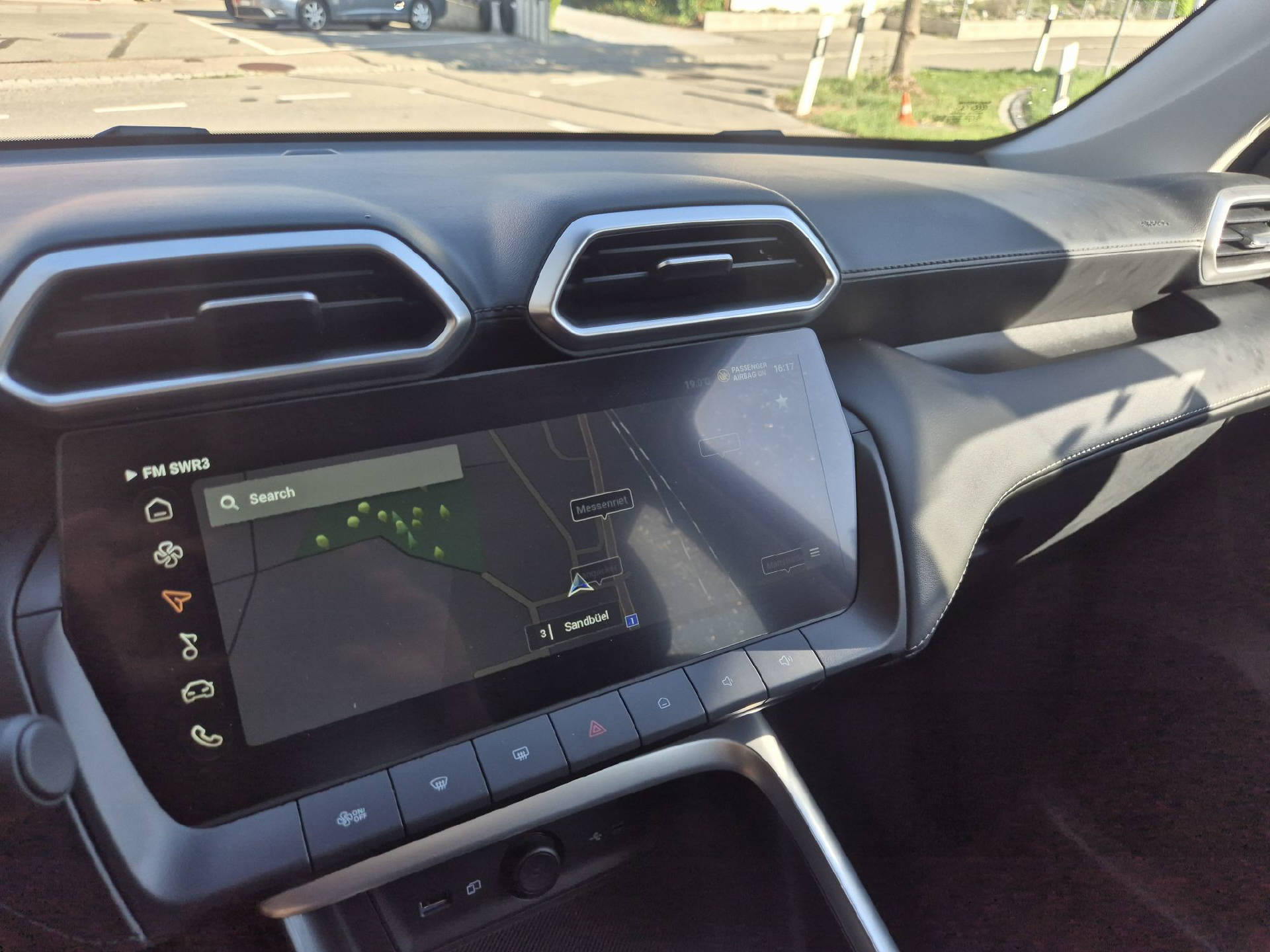 MG ZS 1.5 Hybrid+ Luxury-image-10
