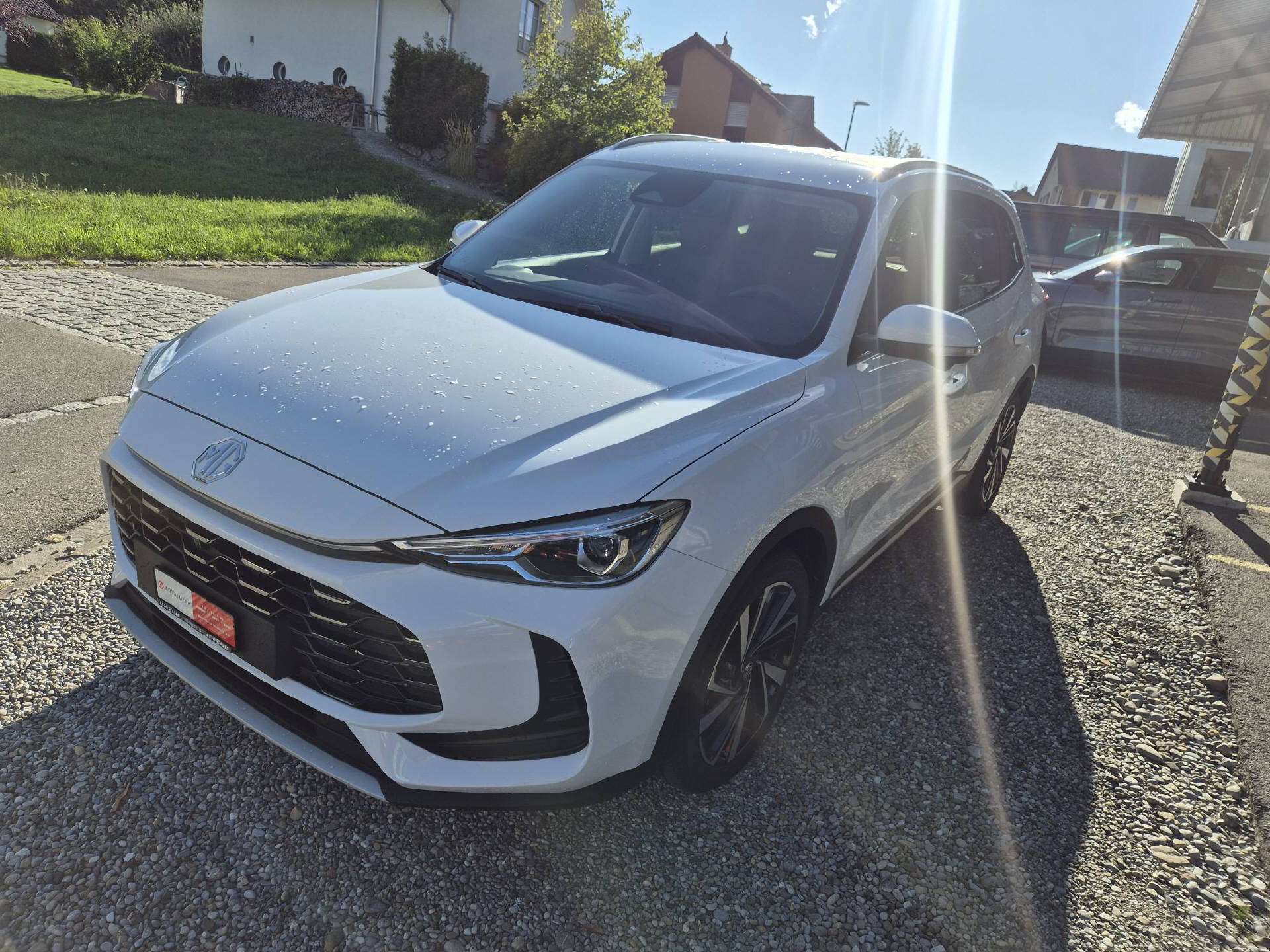 MG ZS 1.5 Hybrid+ Luxury-image-2