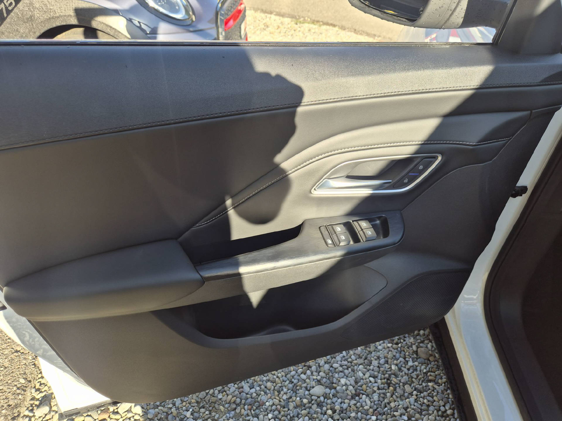 MG ZS 1.5 Hybrid+ Luxury-image-12
