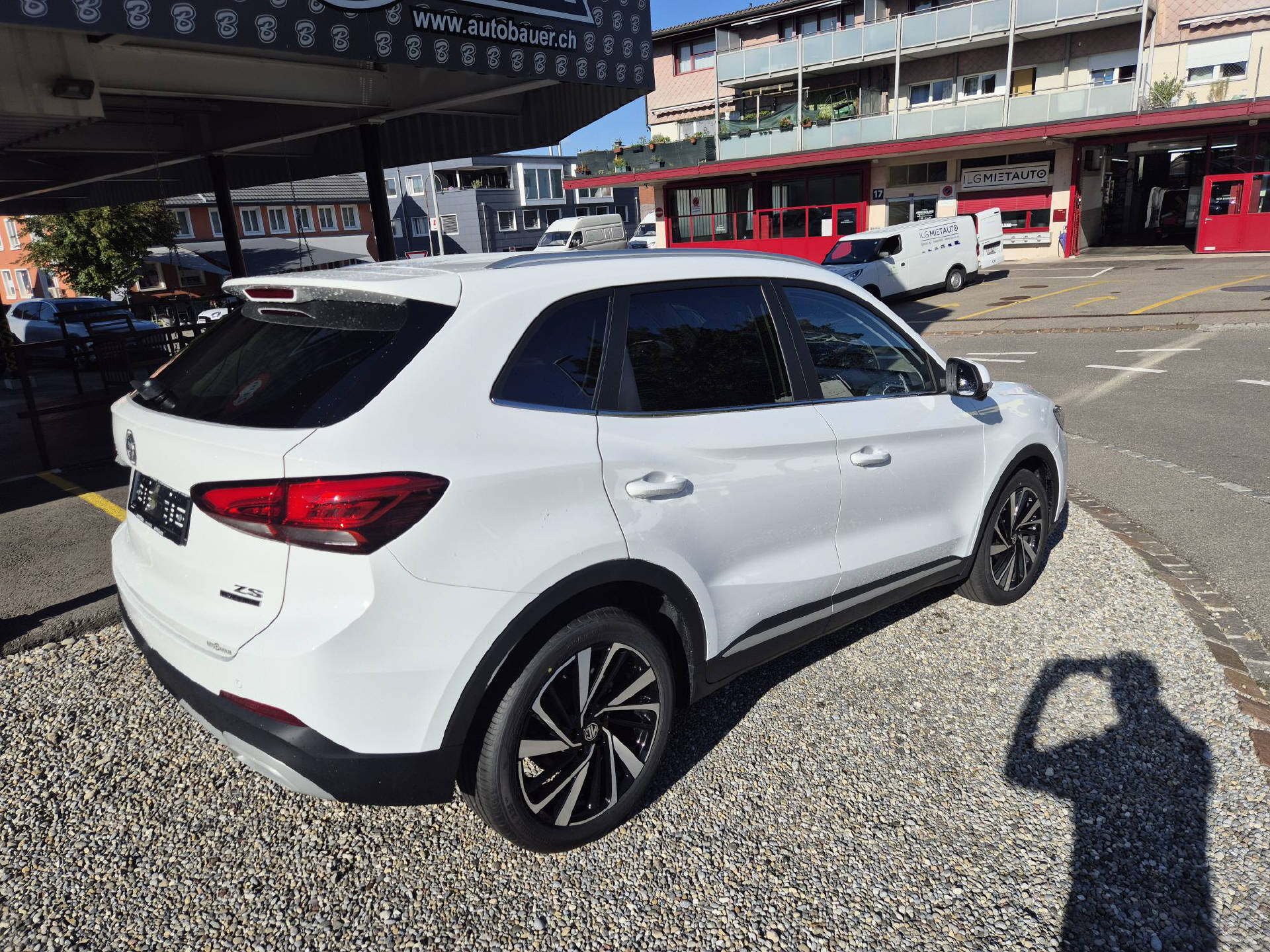 MG ZS 1.5 Hybrid+ Luxury-image-4