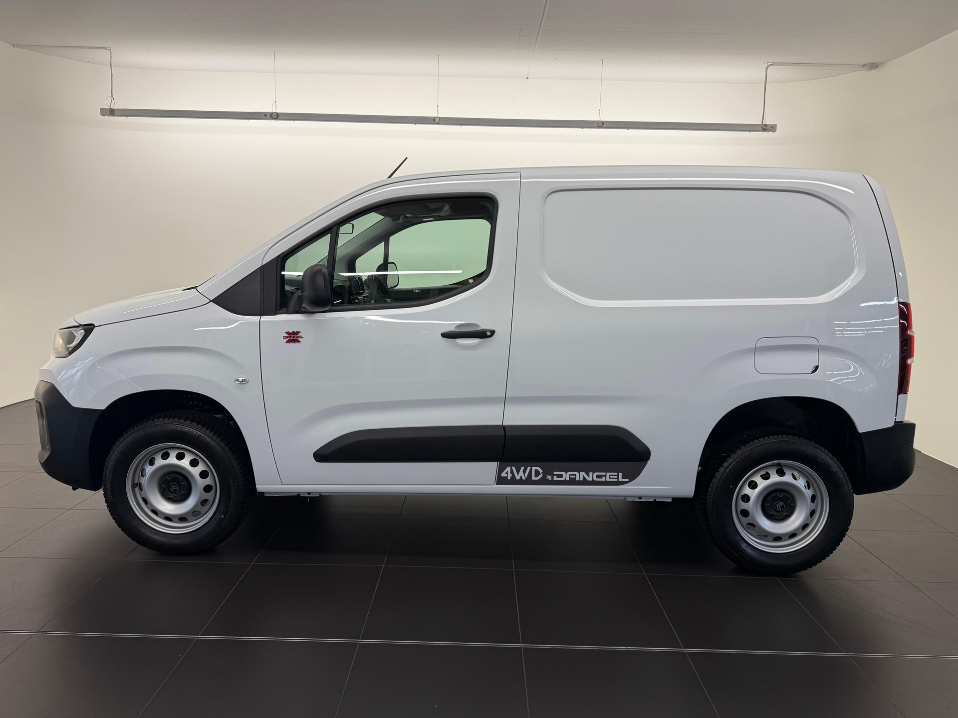 CITROEN Berlingo M 1.5 BlueHDi 130 S/S 4x4-image-2