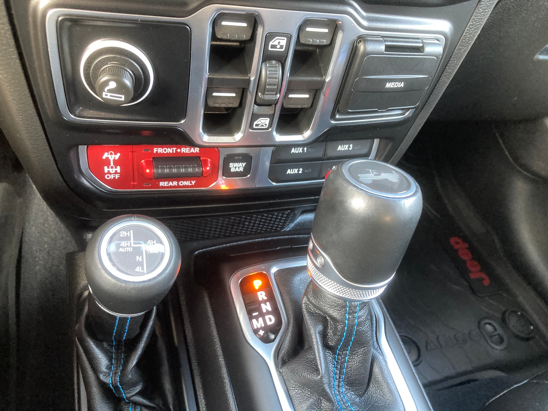 JEEP Wrangler 2.0 PHEV Unlimited Rubicon DT Automatic-image-17