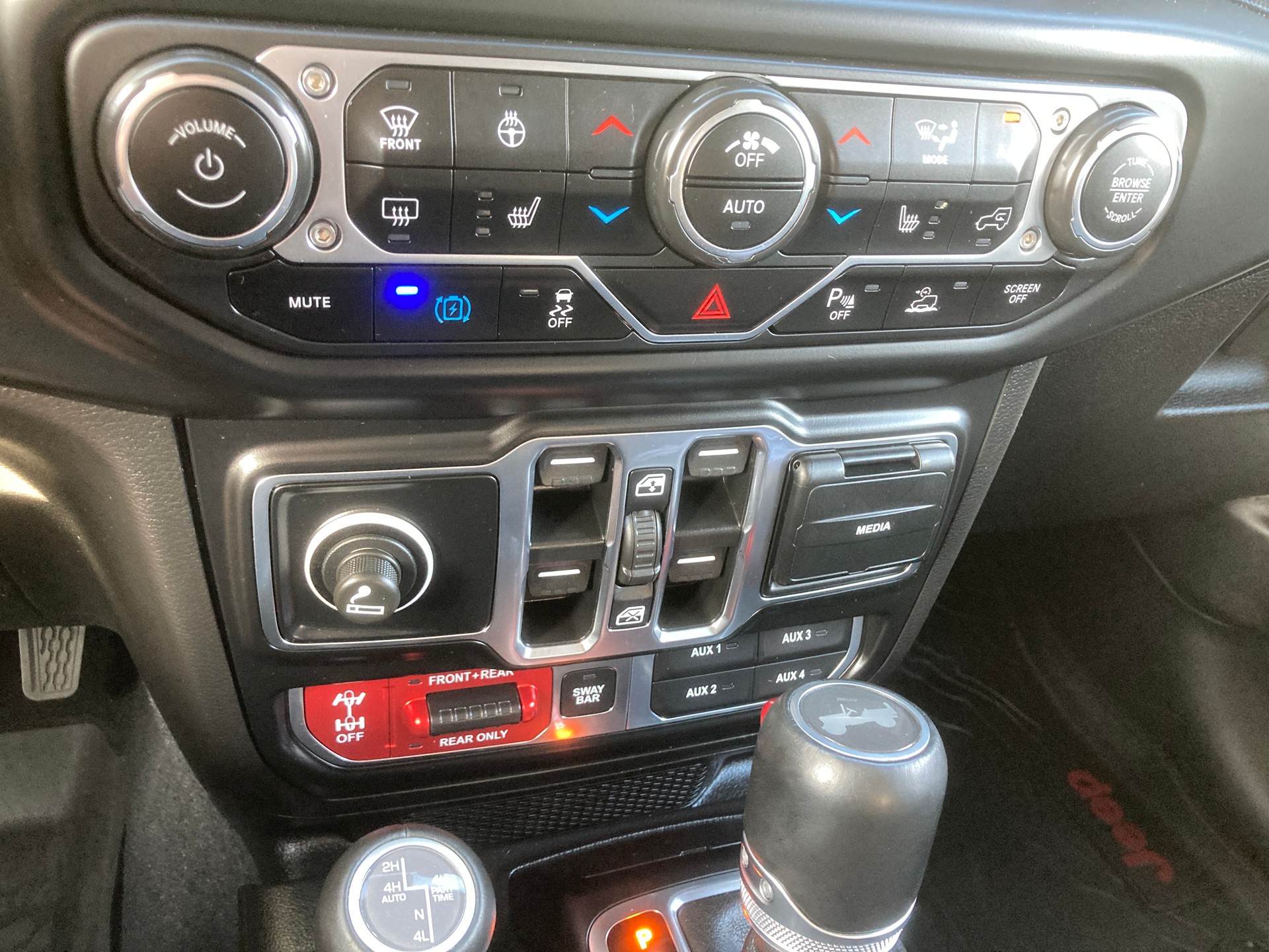JEEP Wrangler 2.0 PHEV Unlimited Rubicon DT Automatic-image-16