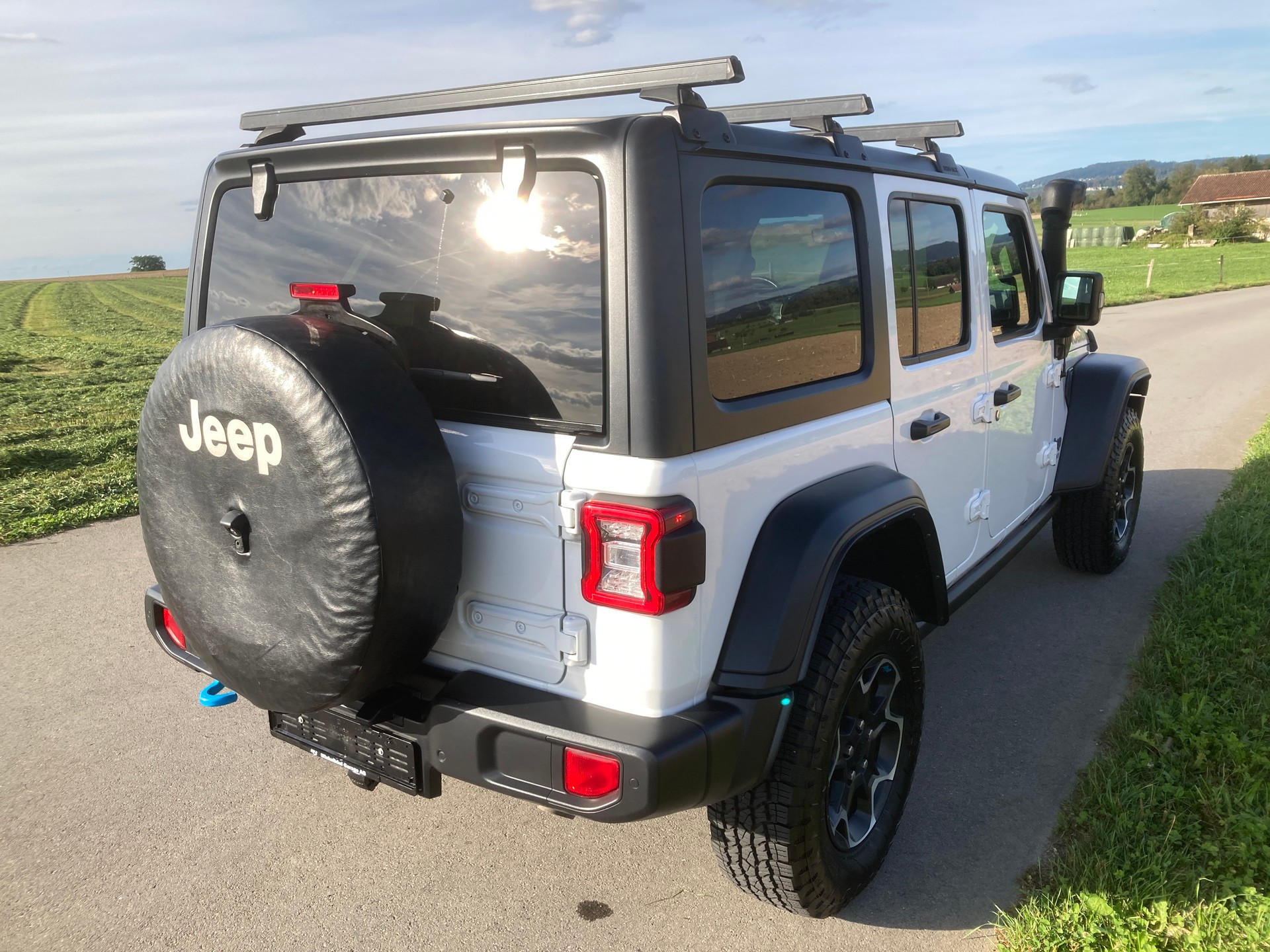 JEEP Wrangler 2.0 PHEV Unlimited Rubicon DT Automatic-image-3