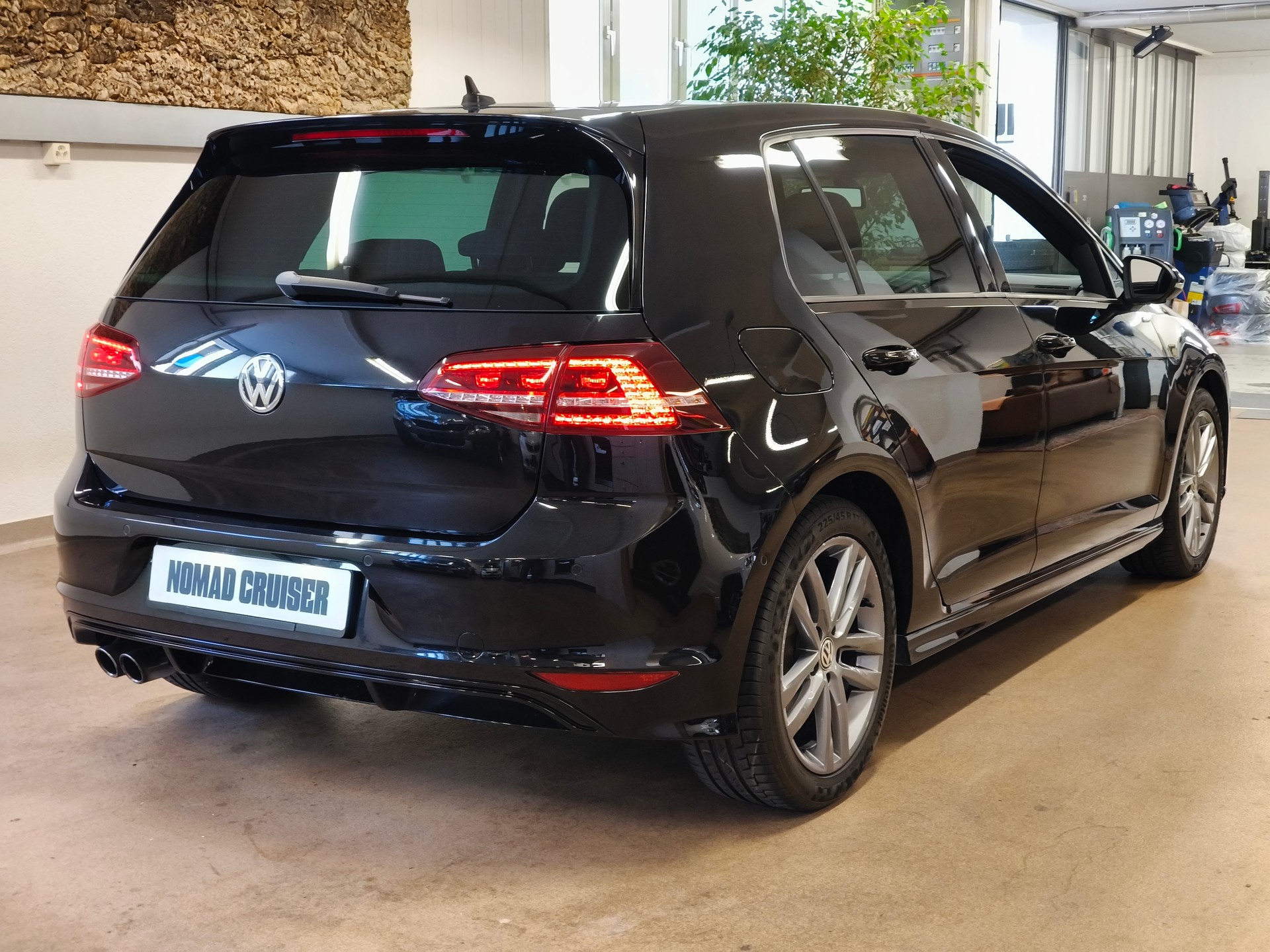 VW Golf 1.4 TSI Cup R-Line DSG-image-11