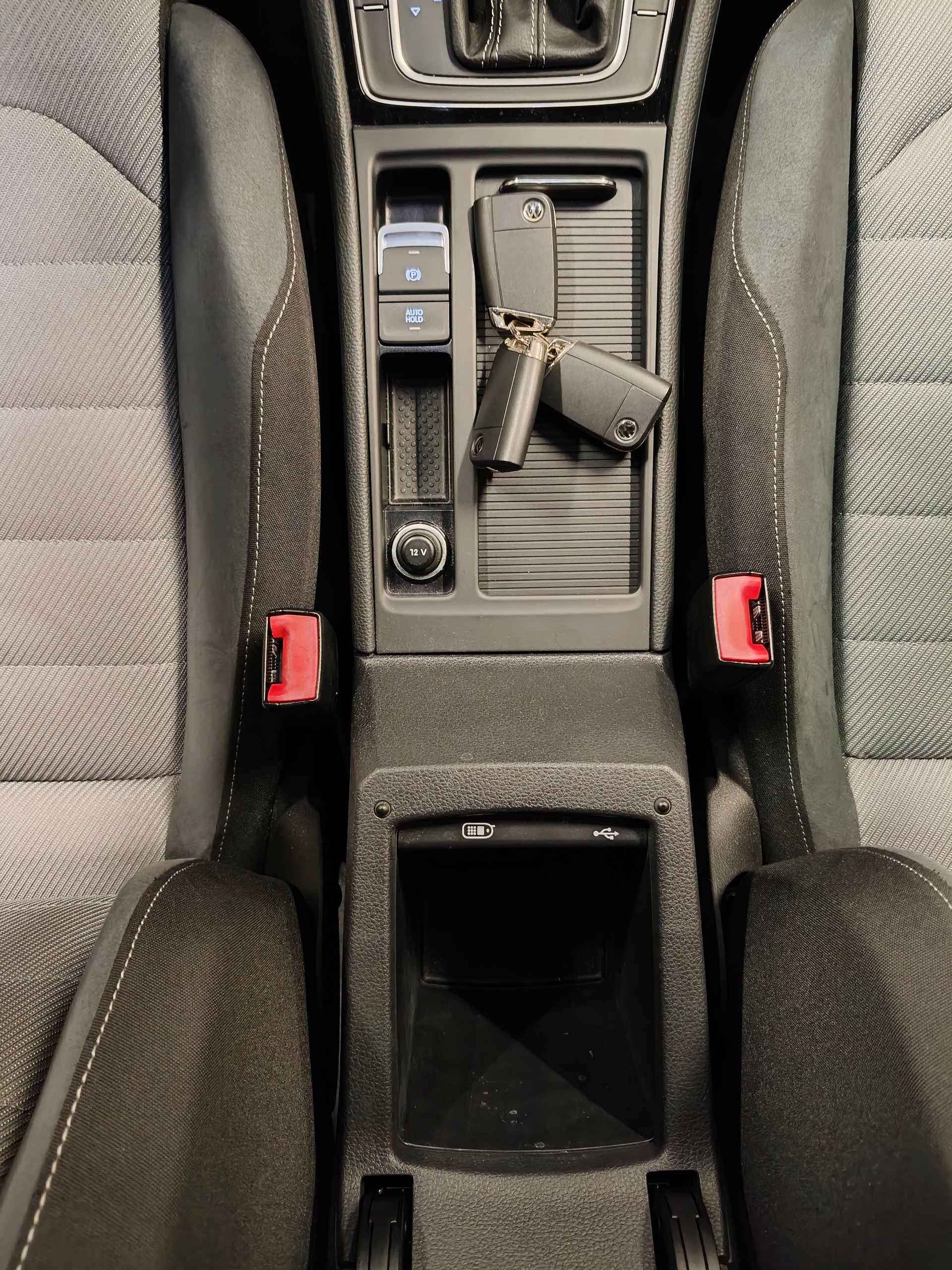 VW Golf 1.4 TSI Cup R-Line DSG-image-27