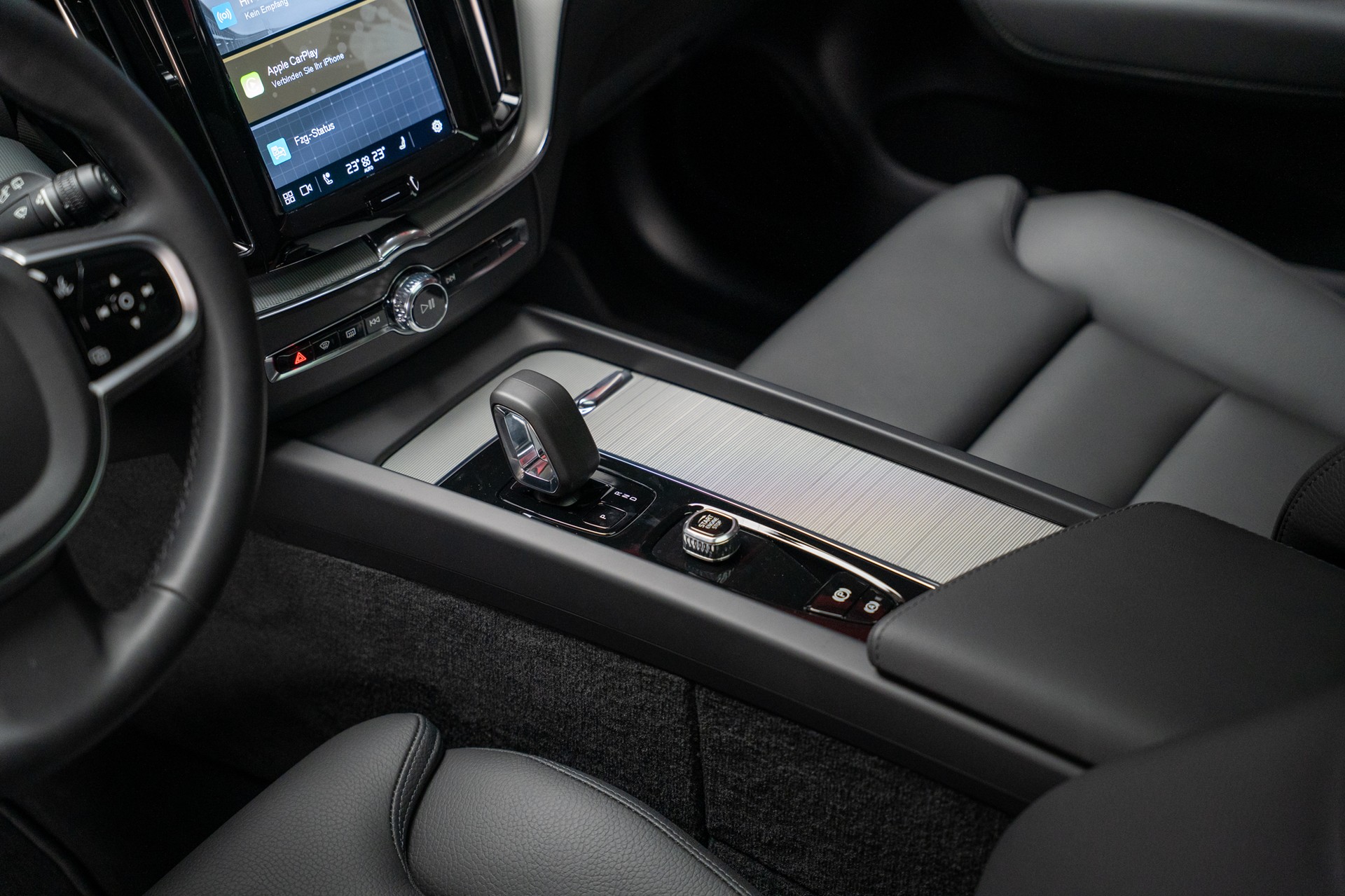 VOLVO XC60 2.0 T8 TE Plus Dark eAWD / Panorama / 360°Kamera / Harman/Kardon-image-10