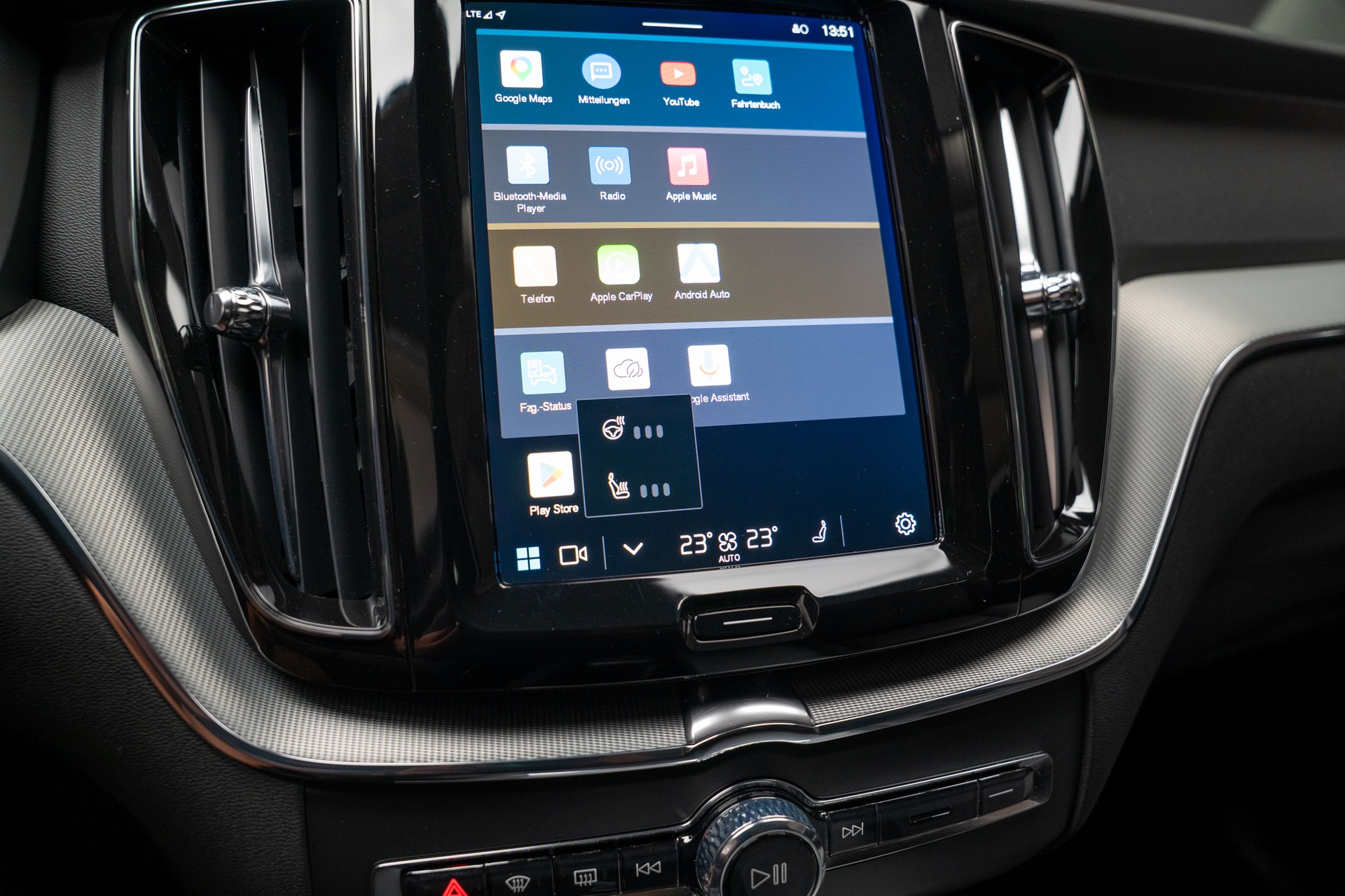 VOLVO XC60 2.0 T8 TE Plus Dark eAWD / Panorama / 360°Kamera / Harman/Kardon-image-24