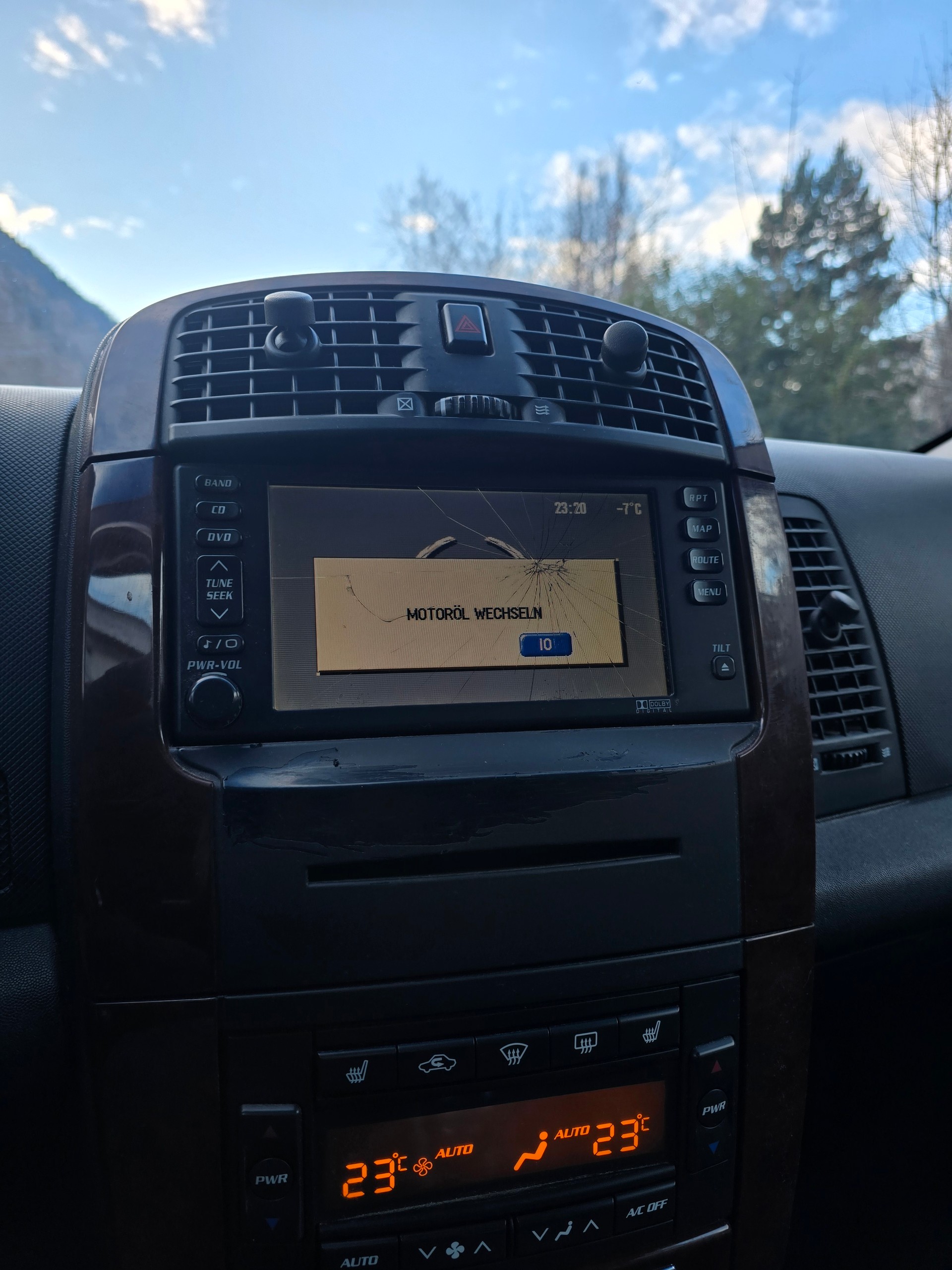 CADILLAC SRX 4.6 V8 Sport Luxury 4WD-image-14