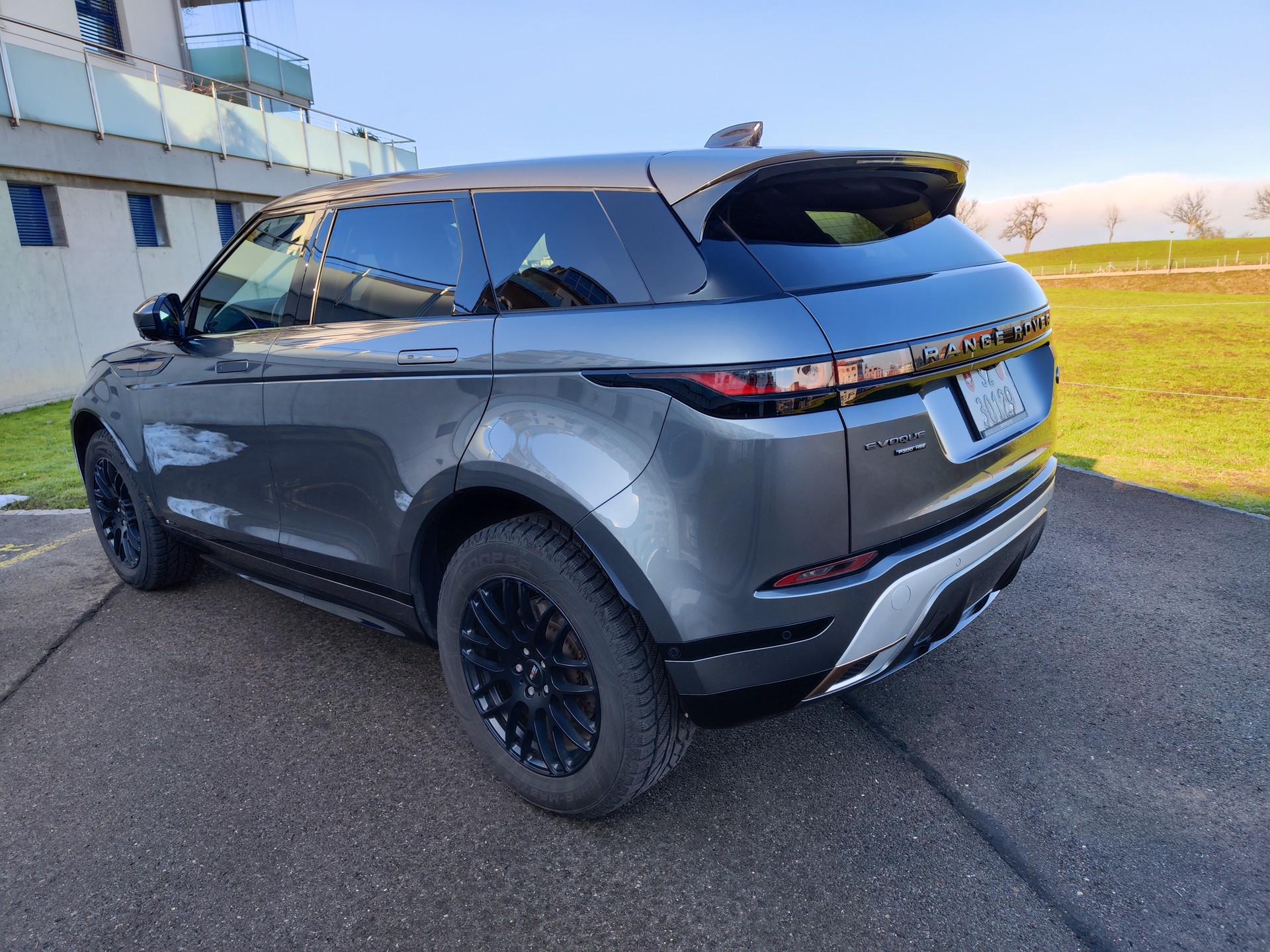 LAND ROVER 2.0 T 300 HSE-image-2