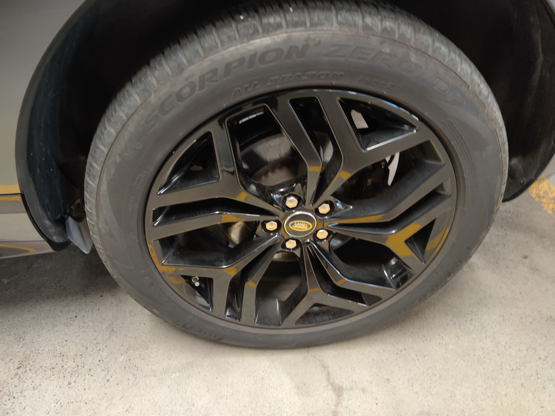 LAND ROVER 2.0 T 300 HSE-image-5